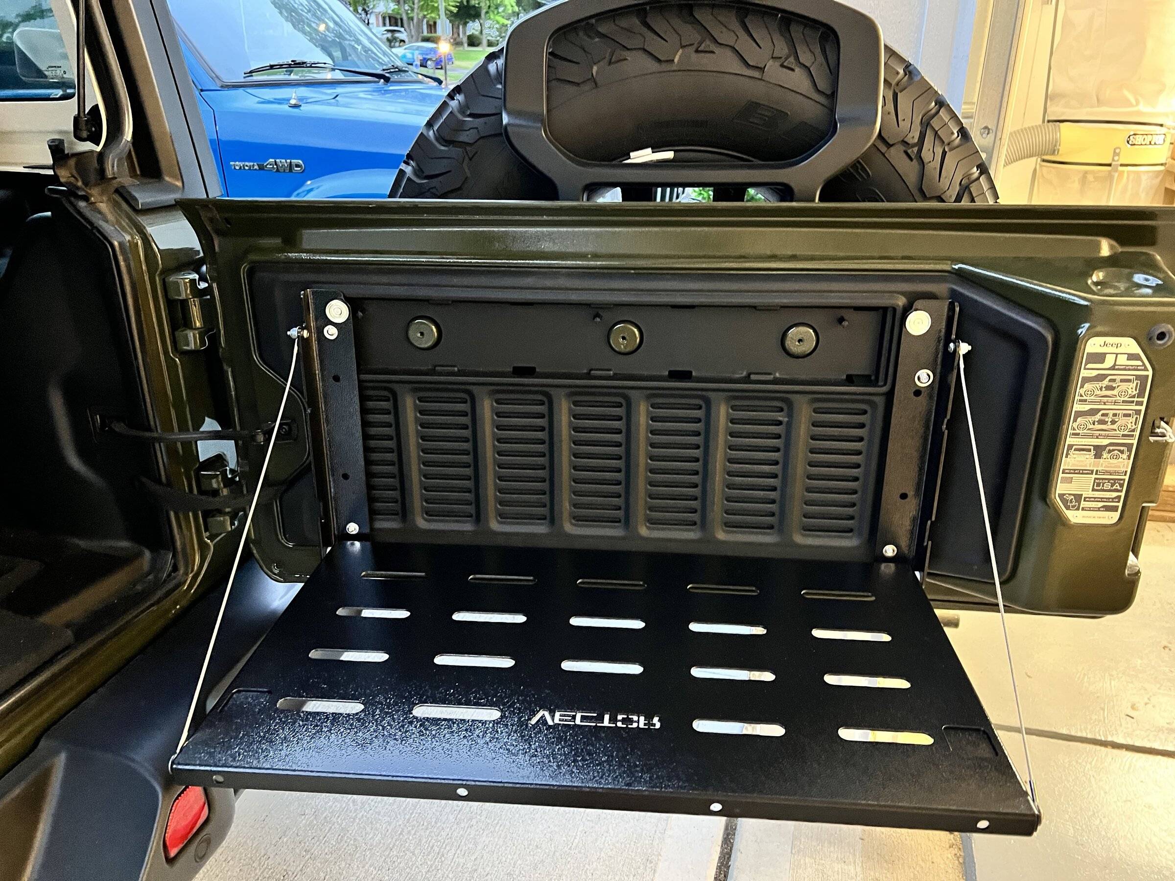Jeep Wrangler JL Vector Off-Road Vector Table Open