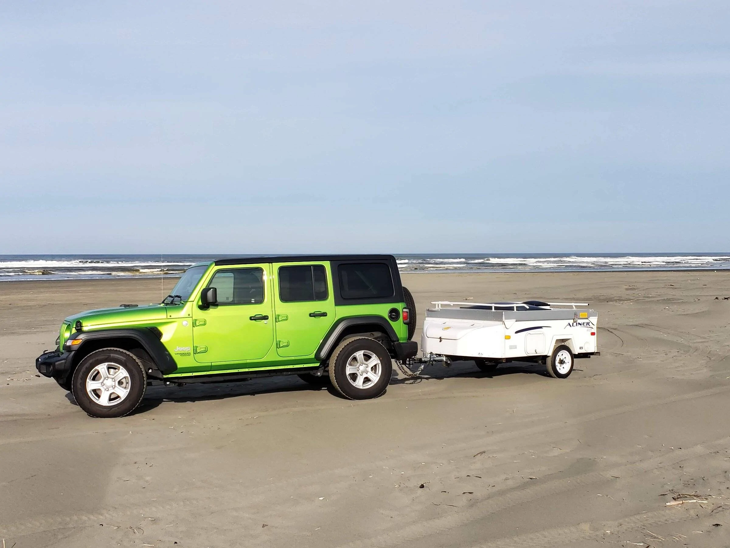 Jeep Wrangler JL Driving on the Beach 20190316_094625