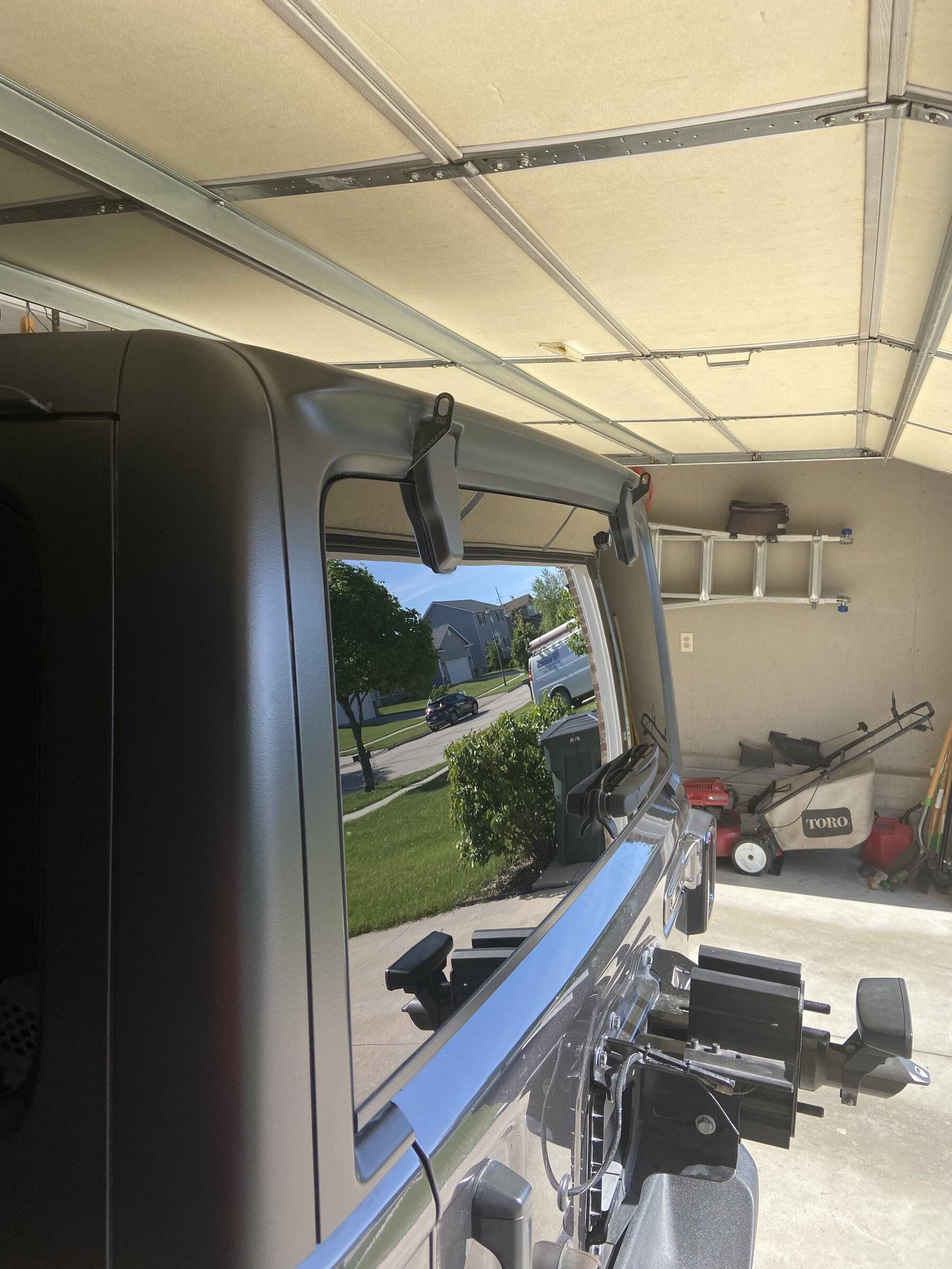 Jeep Wrangler JL Hardtop Hanger Brackets... 8B0D175A-00DE-4FA2-B151-C723A275A40F