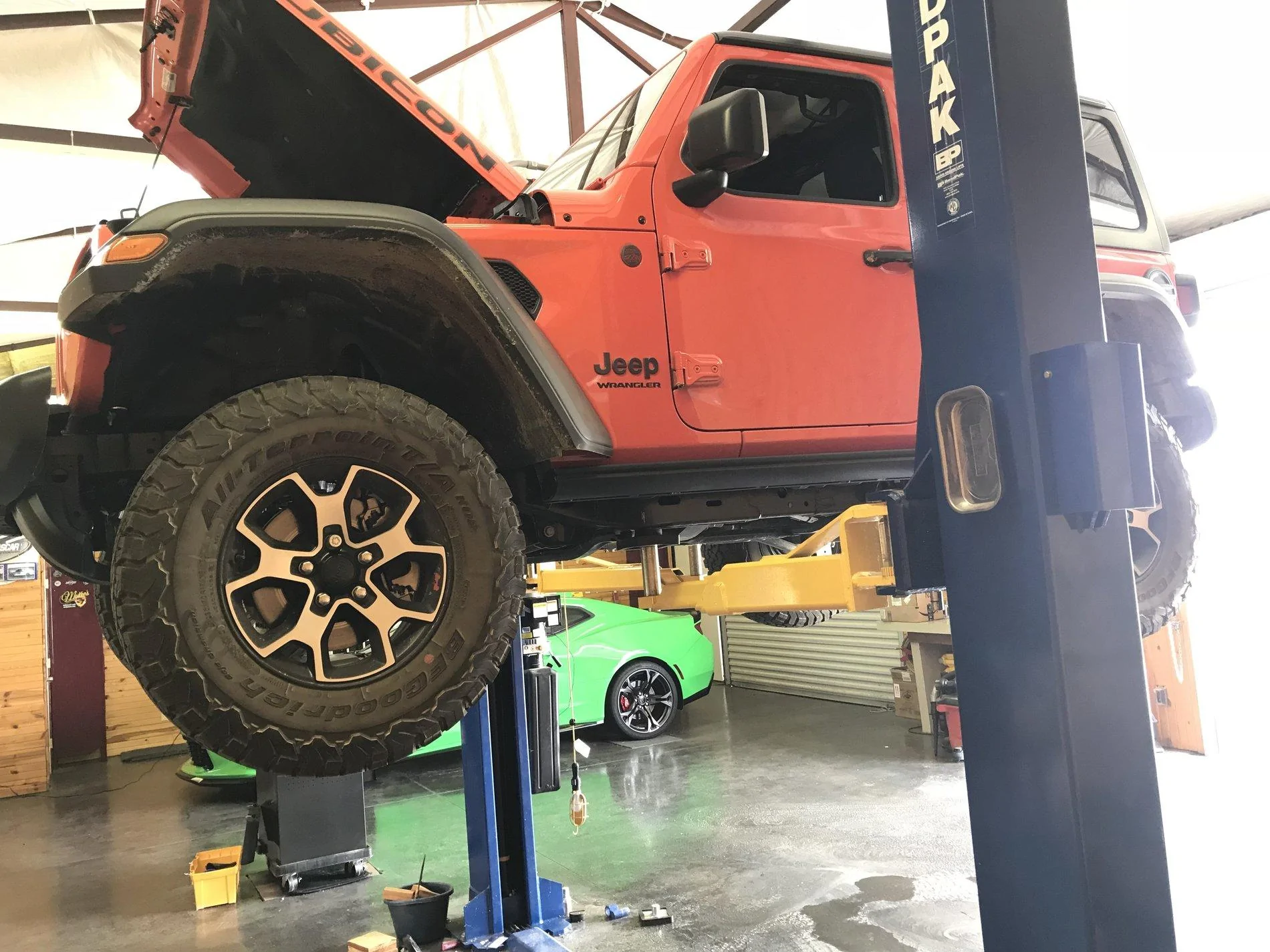Jeep Wrangler JL JL on 2 post Lift. 277EDDB9-C2CD-4C0C-B37B-D6F653D17201