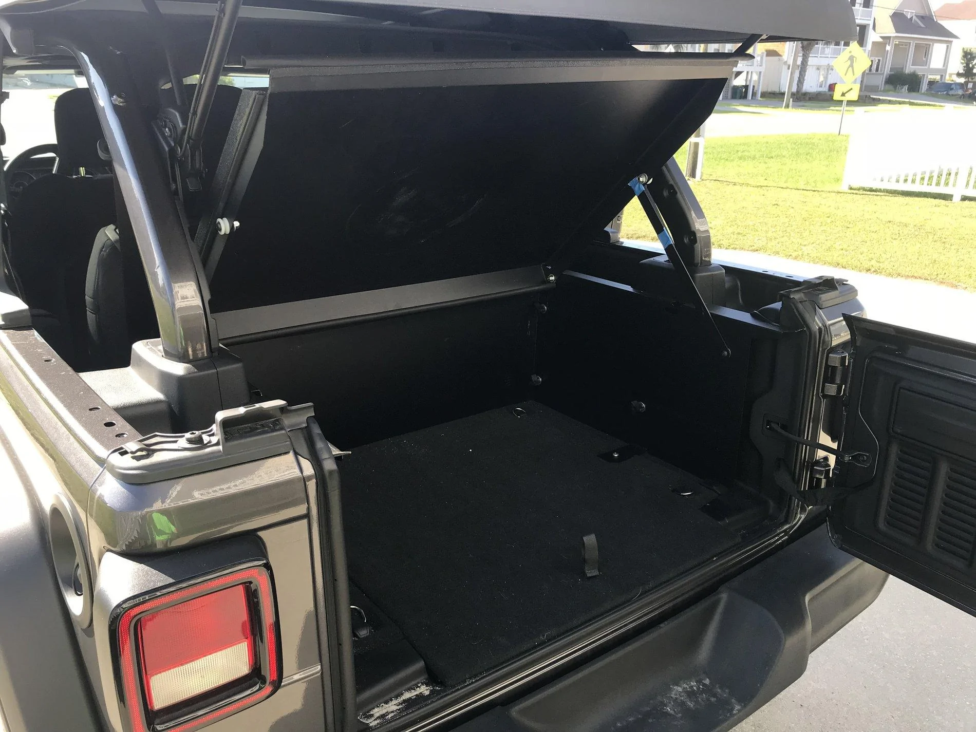 Jeep Wrangler JL Smittybilt Security Storage Vault installed in the JLUR! 59FA17EE-C45E-4DE7-8C53-1FD33EEDDDD2