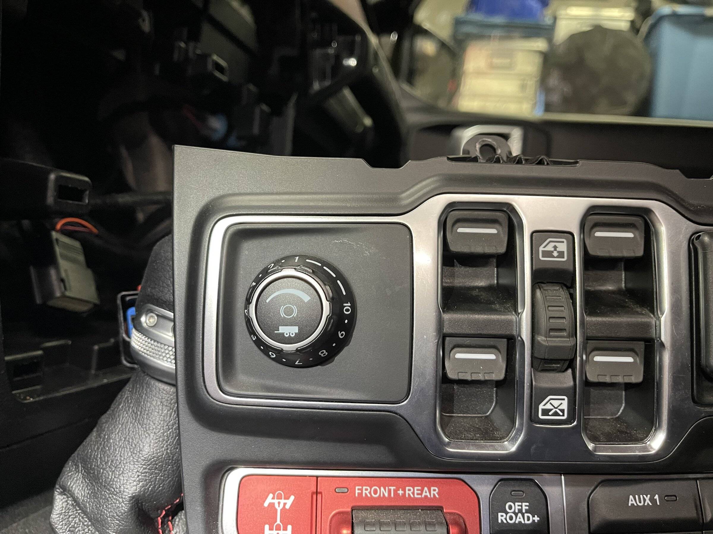 Jeep Wrangler JL Help needed.  How to disconnect Mopar Trailer brake controller in dash CCB6898C-46F8-4C3A-8E20-0023AFD03EAF