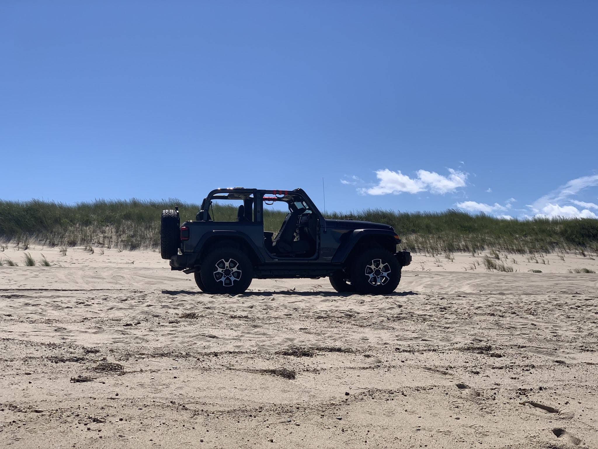 Jeep Wrangler JL Driving on the Beach IMG_0637.JPG