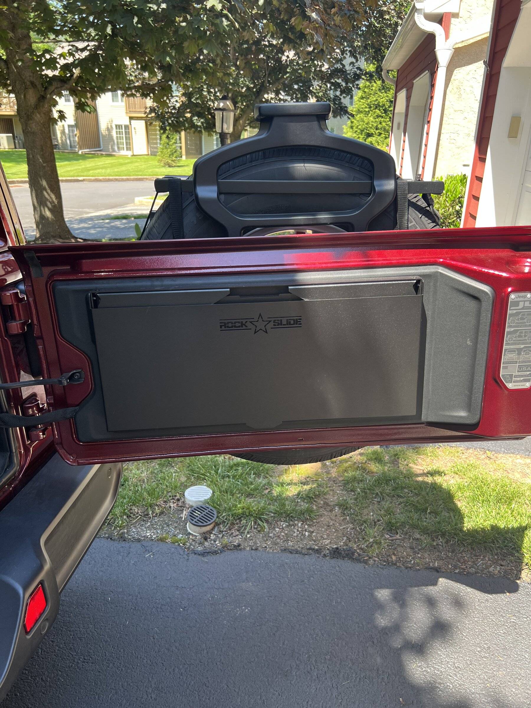 Jeep Wrangler JL Rock Slide Engineering AC-TB-200 Tailgate Table ($175 OBO) IMG_0578