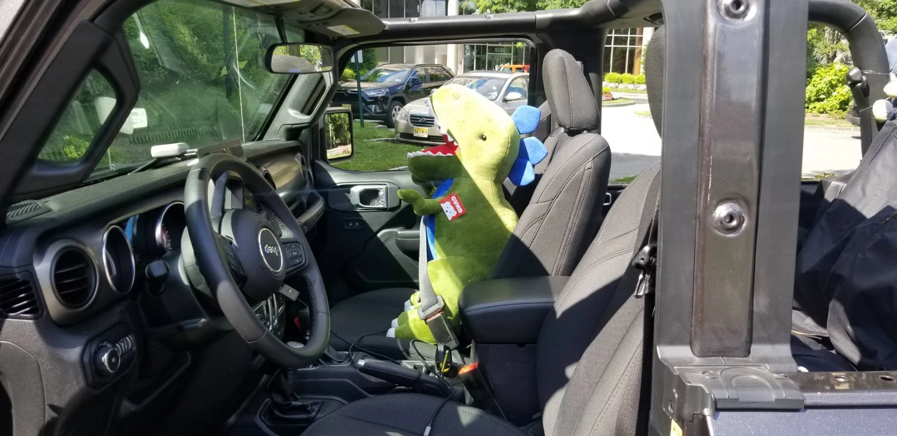 Jeep Wrangler JL New Ad: Jeep x Jurassic (Featuring 4xe and Jurassic Park) ? 56064