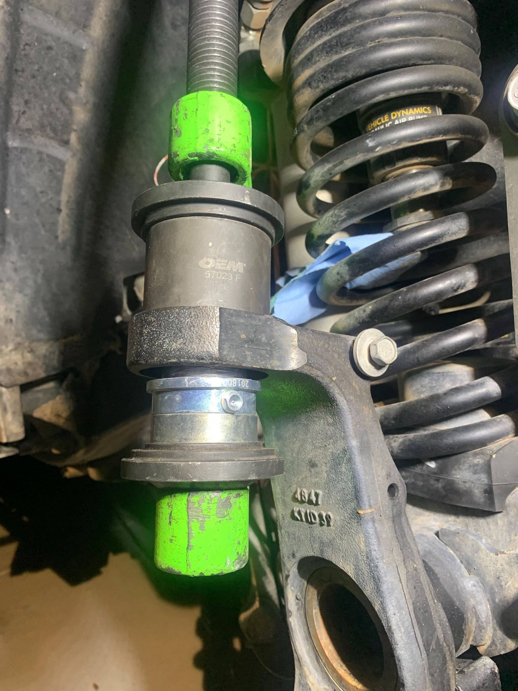 Jeep Wrangler JL Dynatrac Rebuildable HD Ball Joint Install Image from iOS (18)