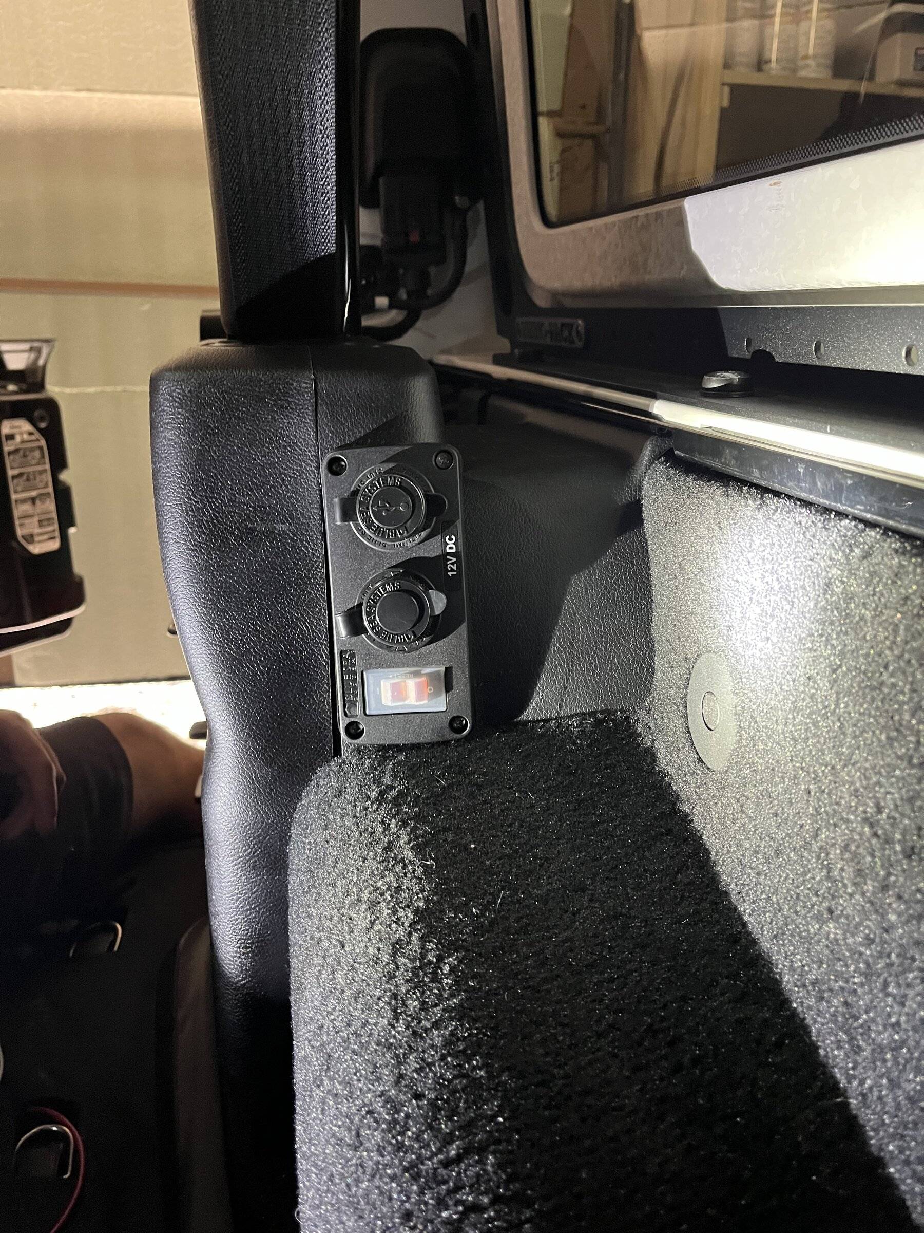 Jeep Wrangler JL Adding Accessory 12V and USBs to rear - Wiring Help B14F8A42-FBCA-450A-AB0E-EFB62140C983
