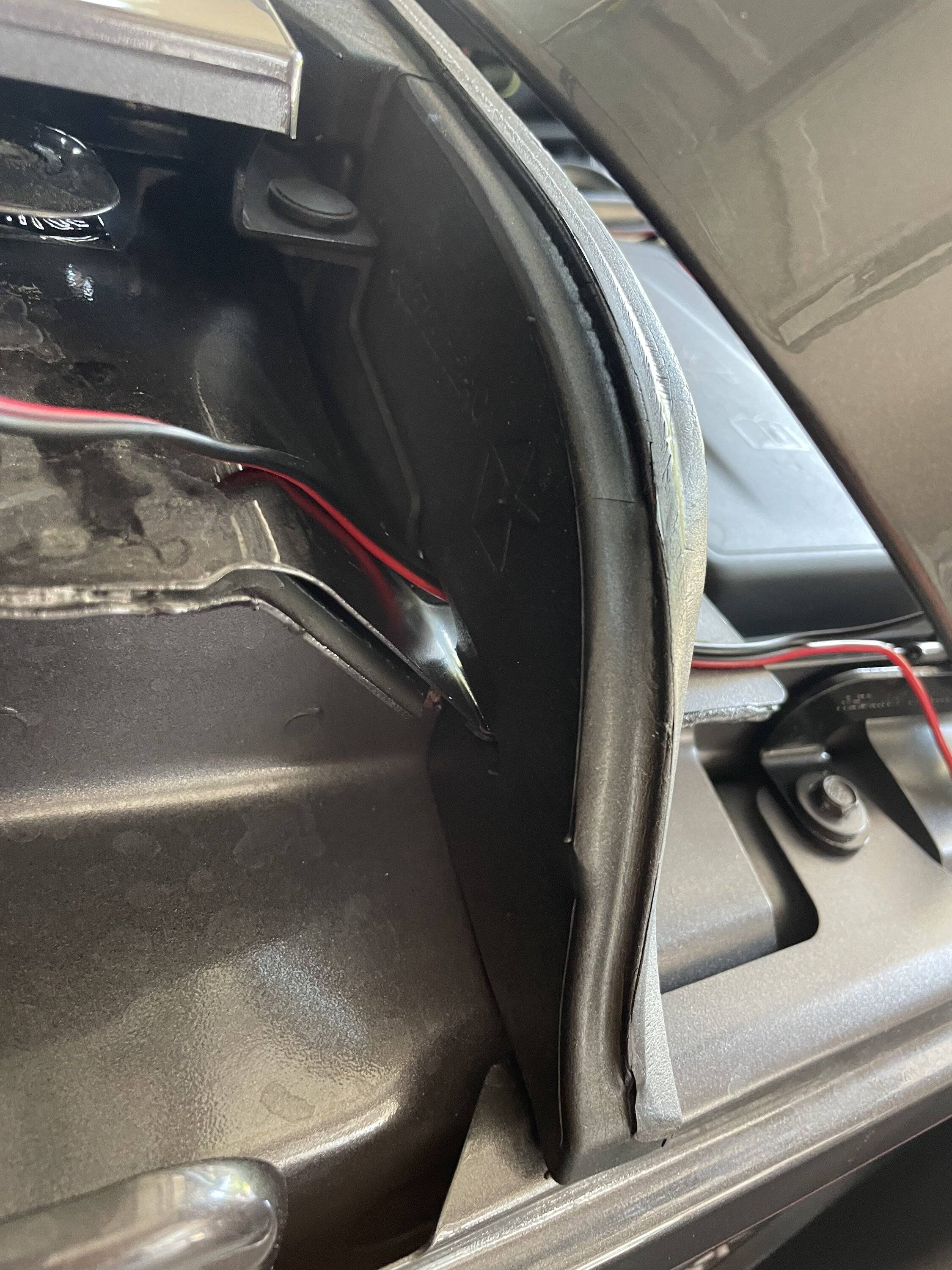Jeep Wrangler JL Found no drill access through firewall 1F9D9AFD-E98C-4643-85D1-DE0C72CB0145