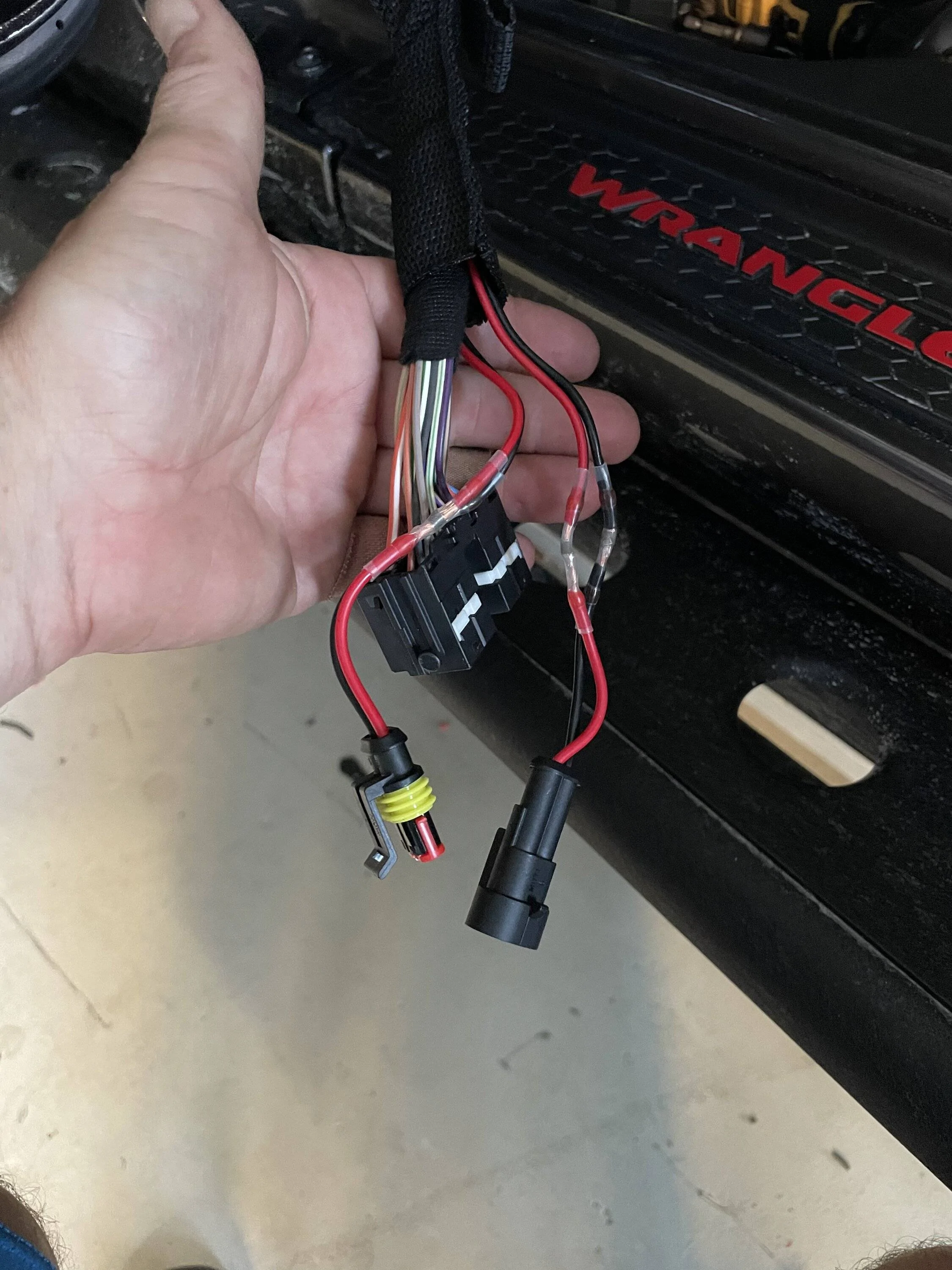 Jeep Wrangler JL Added Mirror Turn Signals 0BB78619-49F9-4969-9CF2-076B93FAC2AC
