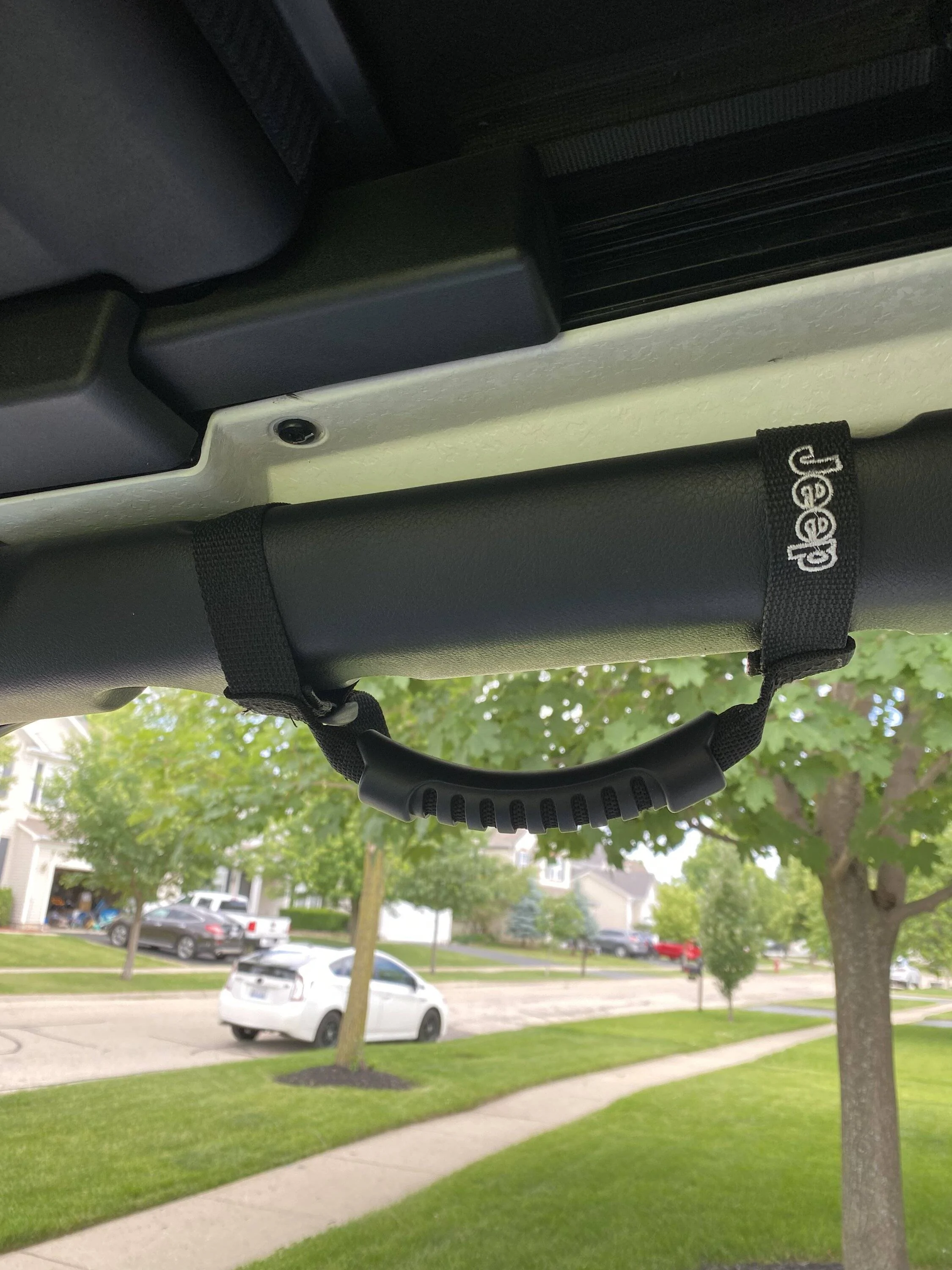 Jeep Wrangler JL One Touch Sky Rood Grab handles? 40812E48-ECBA-4709-B8B4-5AF32074A6FE
