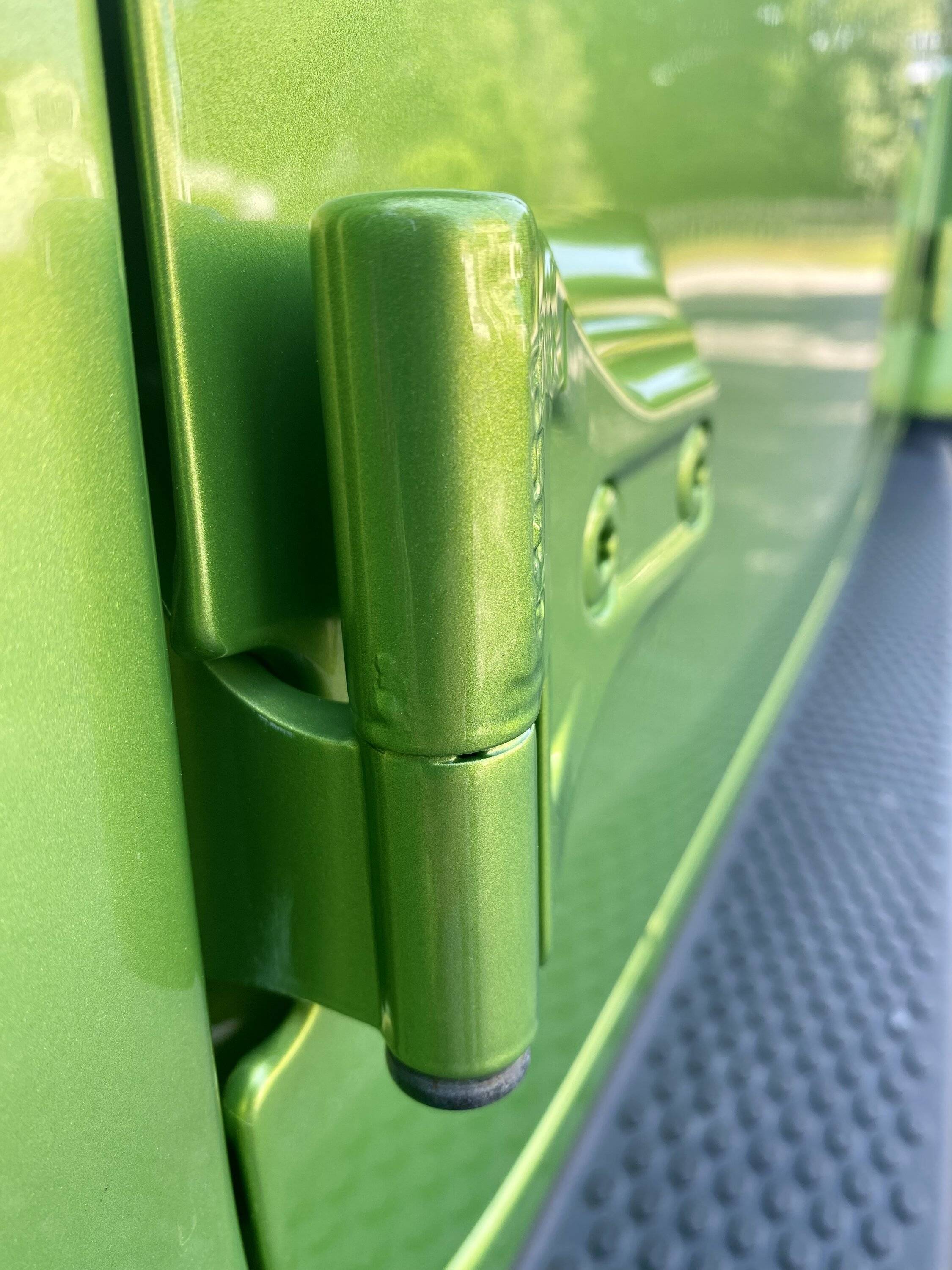 Jeep Wrangler JL Bubbles in Paint at Door Hinges C3FD4984-3D6F-4A9A-8CBD-BDE690746B04