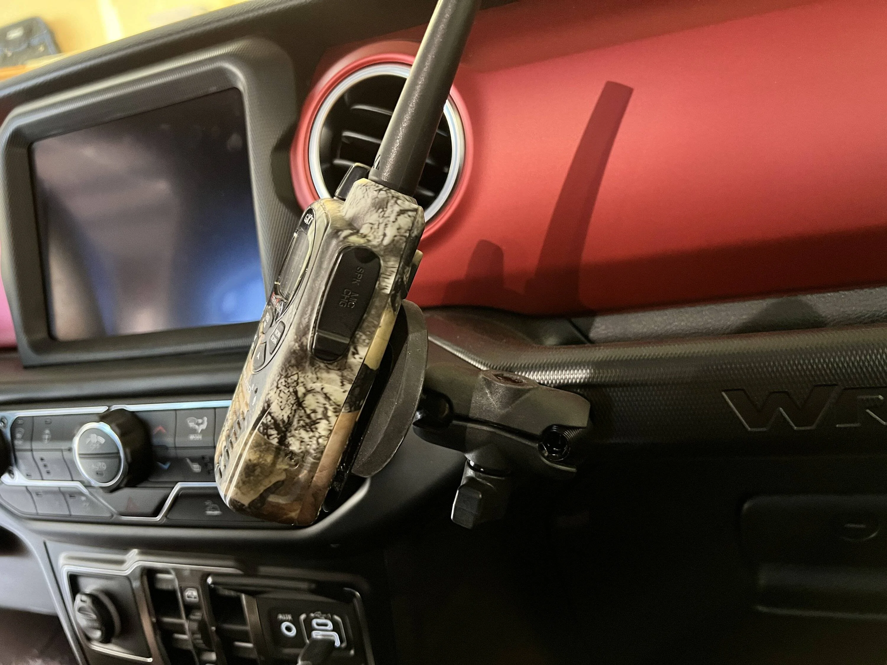 Jeep Wrangler JL Cell phone mount recommendations 85DBCE3C-87E7-48C5-B761-079B582D81BC