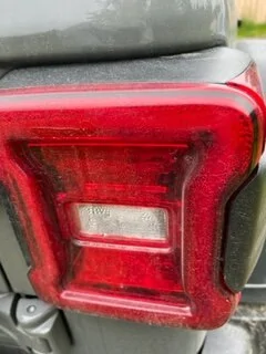 Jeep Wrangler JL Marker light won't turn off IMG_4039