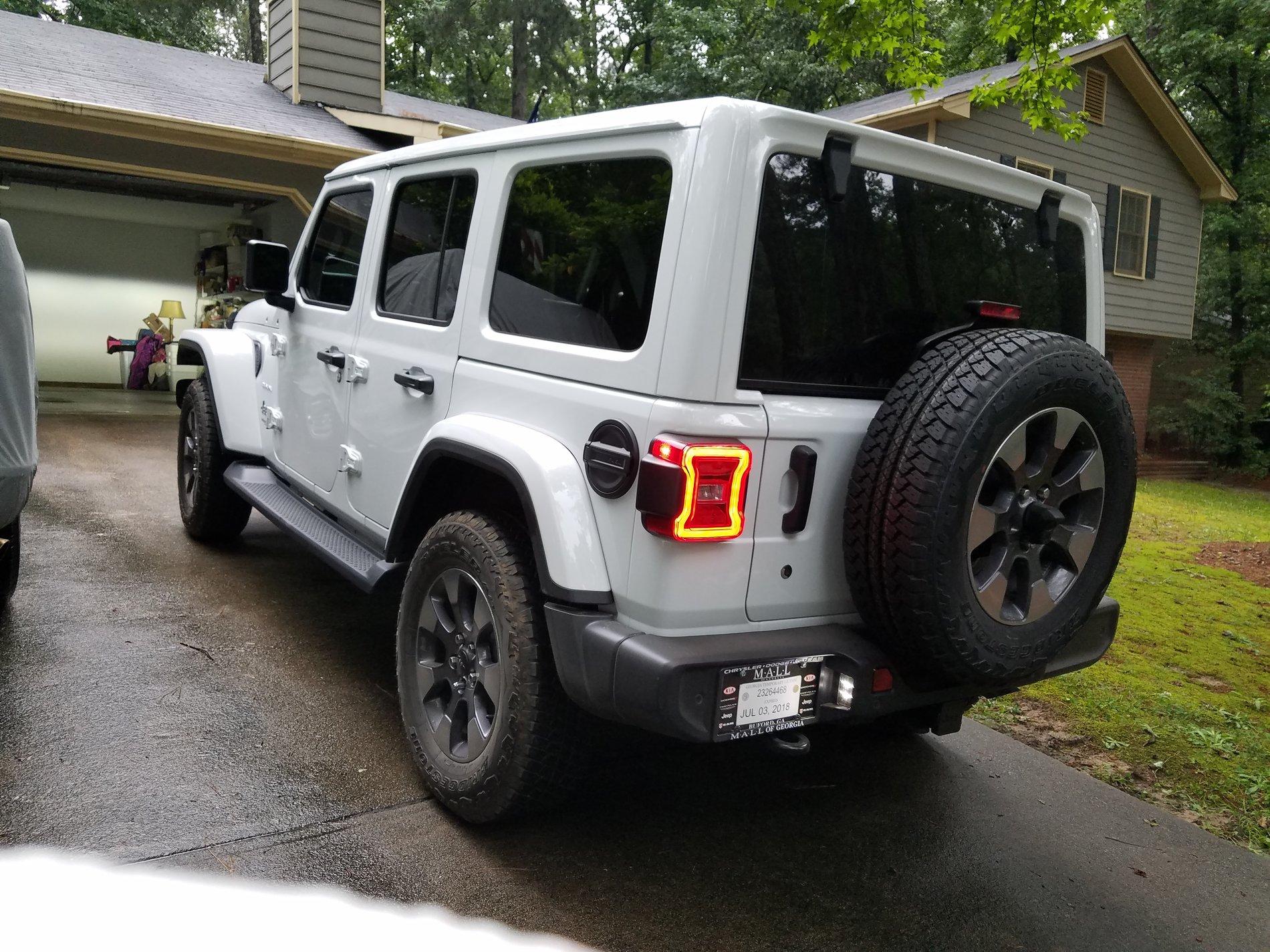 Jeep Wrangler JL White JLU Sahara build - in progress 20180611_173907