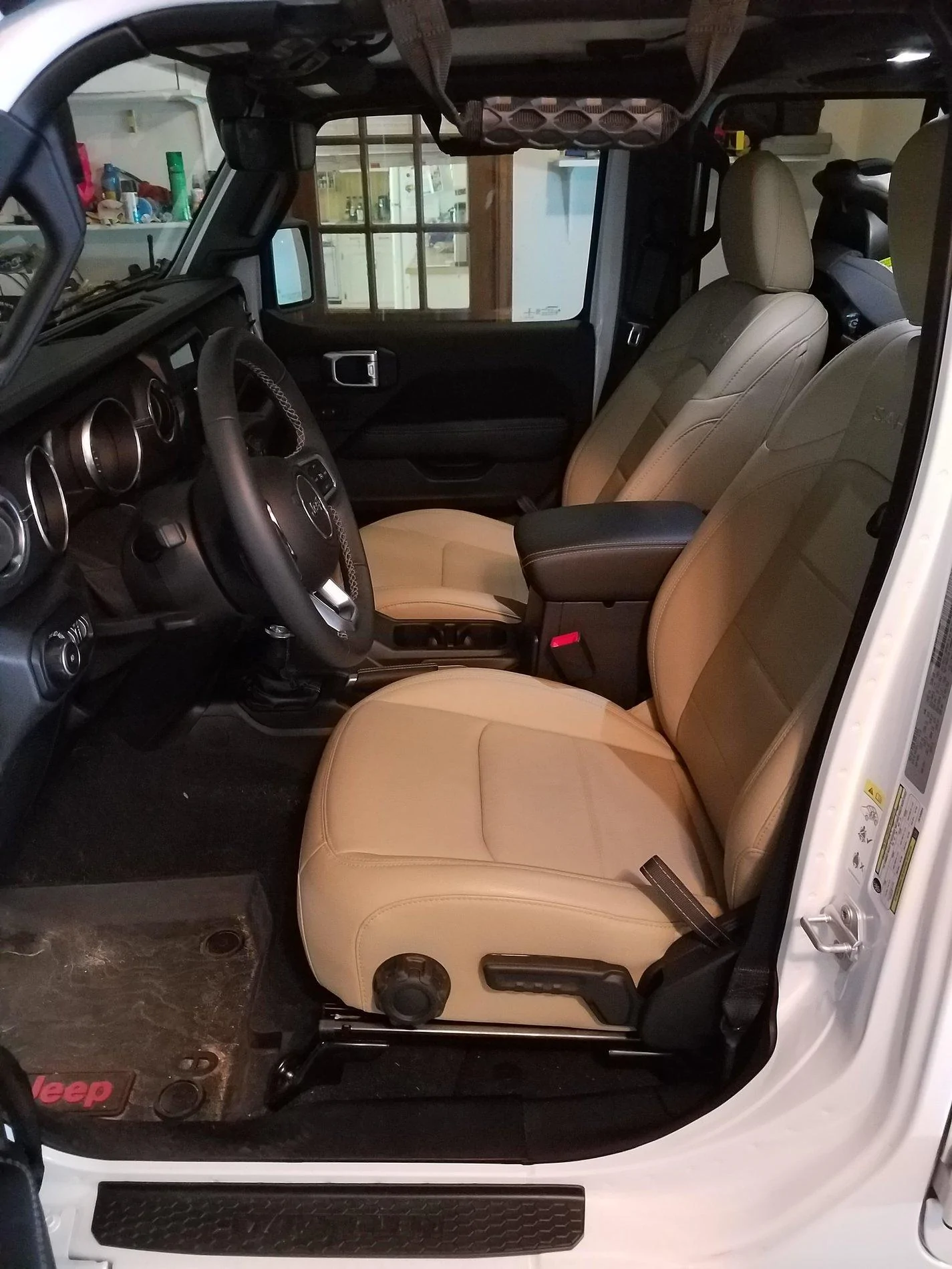 Jeep Wrangler JL White JLU Sahara build - in progress 20180704_123827