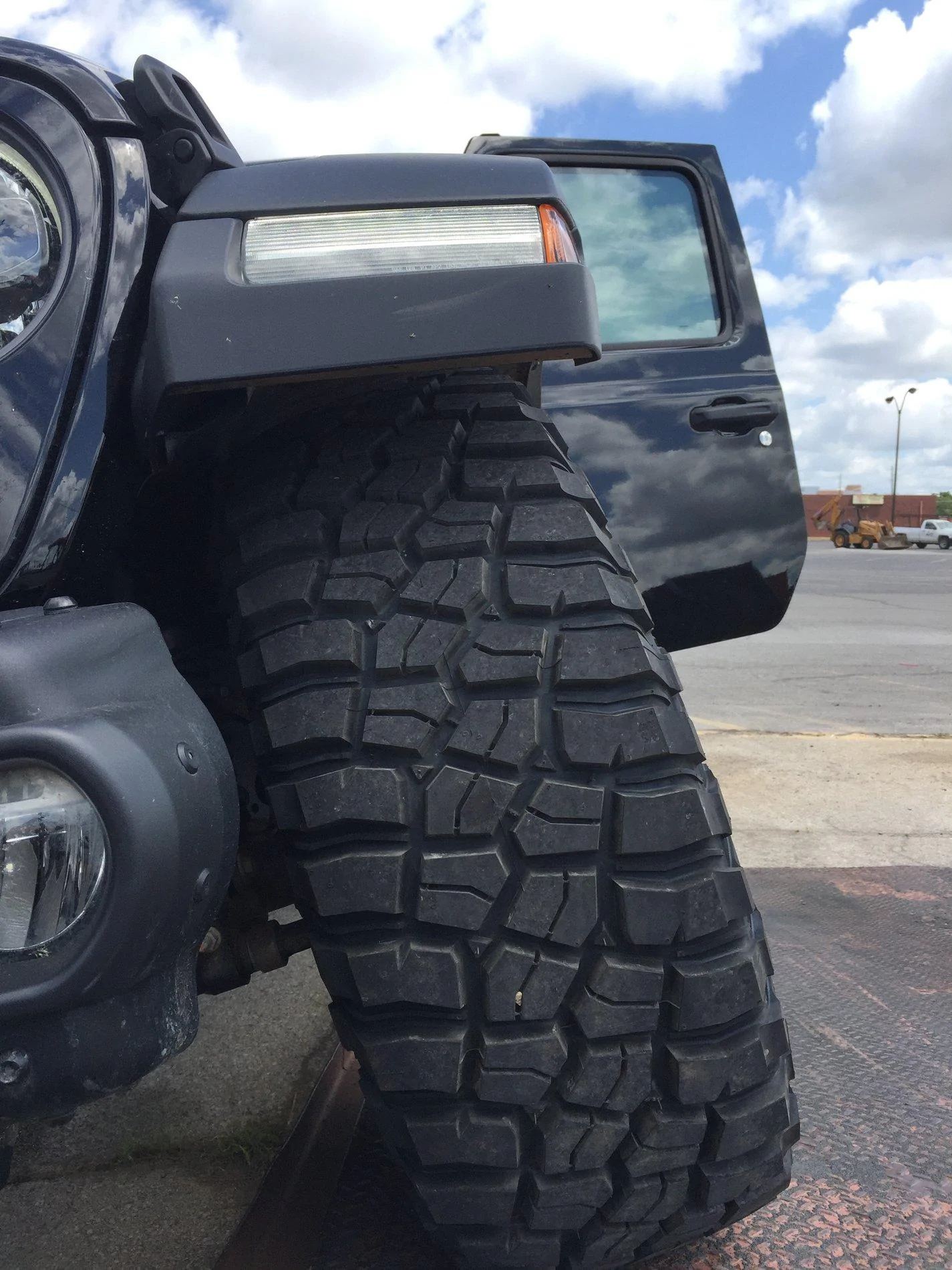 Jeep Wrangler JL Debating between tires IMG_3677