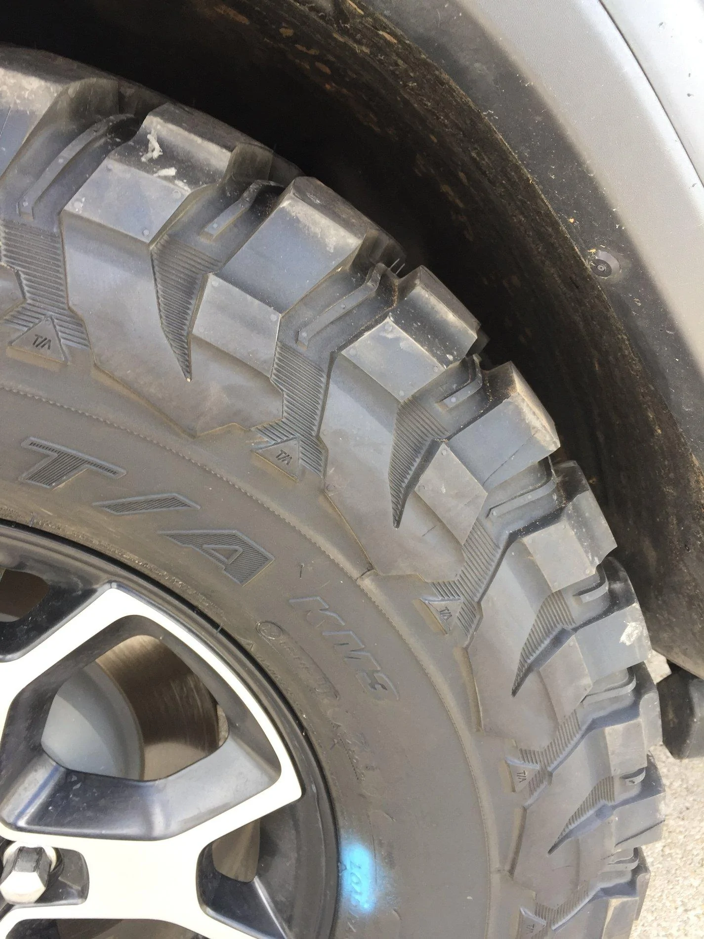 Jeep Wrangler JL Debating between tires IMG_3679