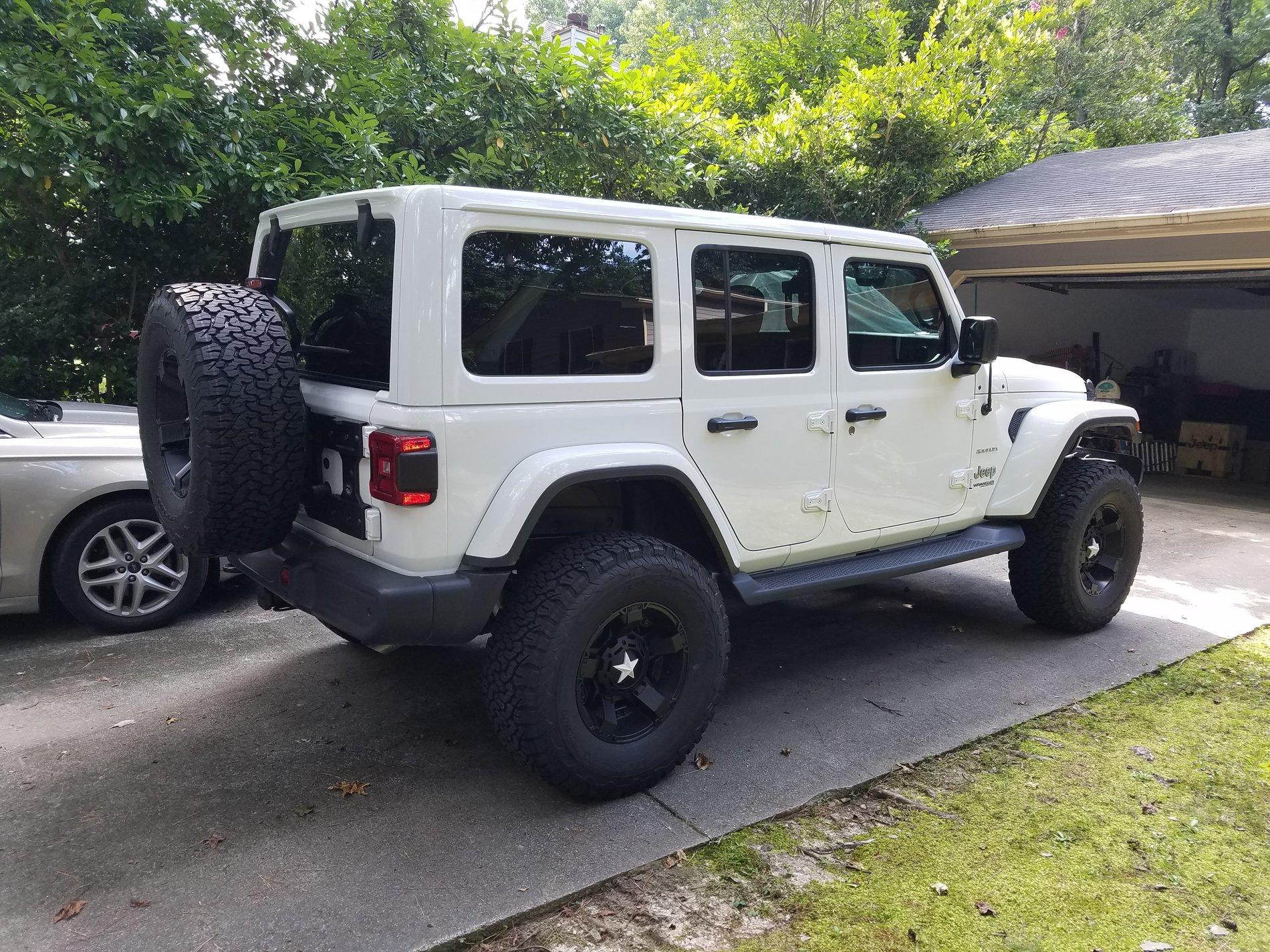 Jeep Wrangler JL White JLU Sahara build - in progress 20180704_170656