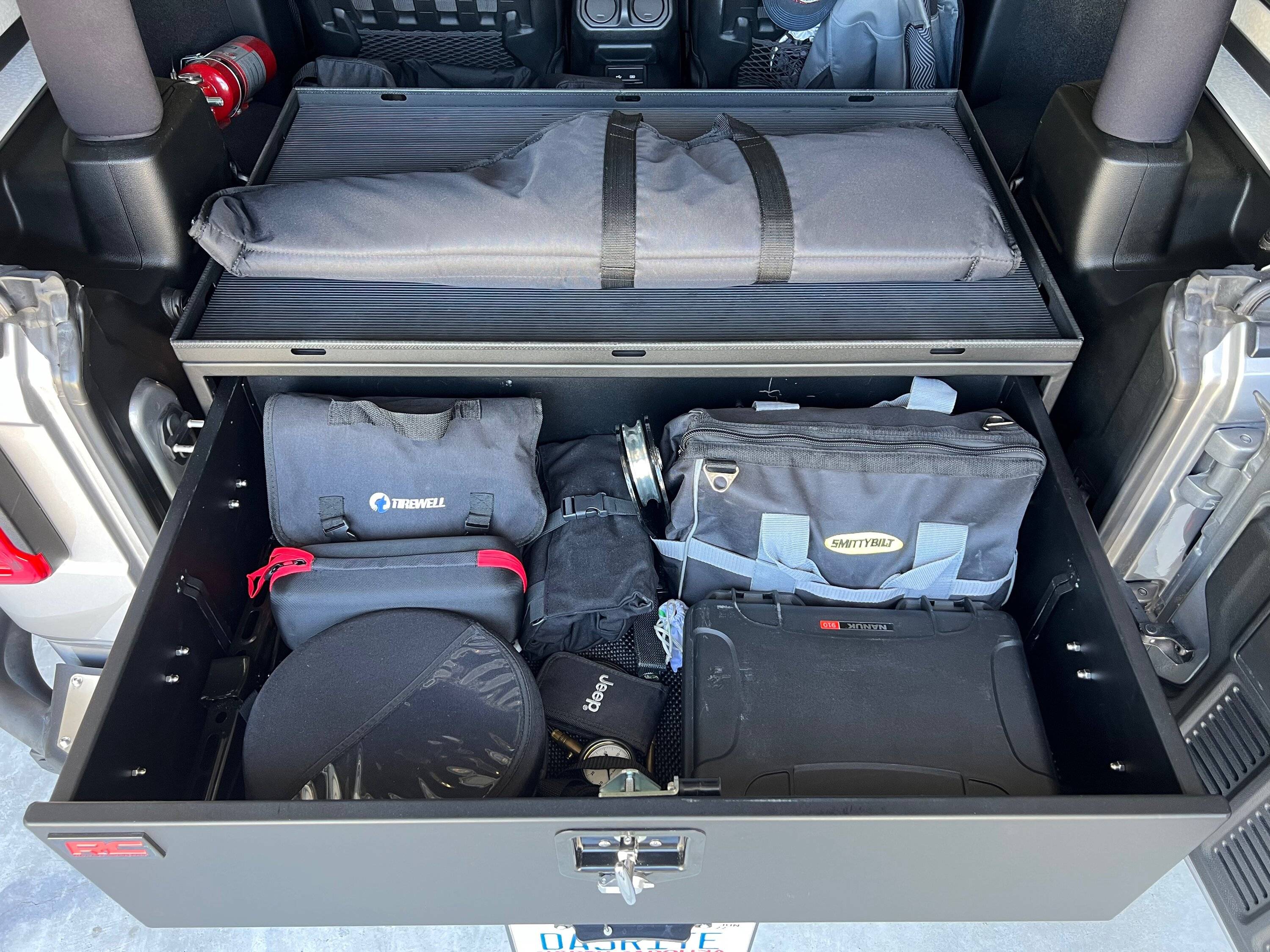 Jeep Wrangler JL Rough Country Lockable Security Drawer IMG_6159