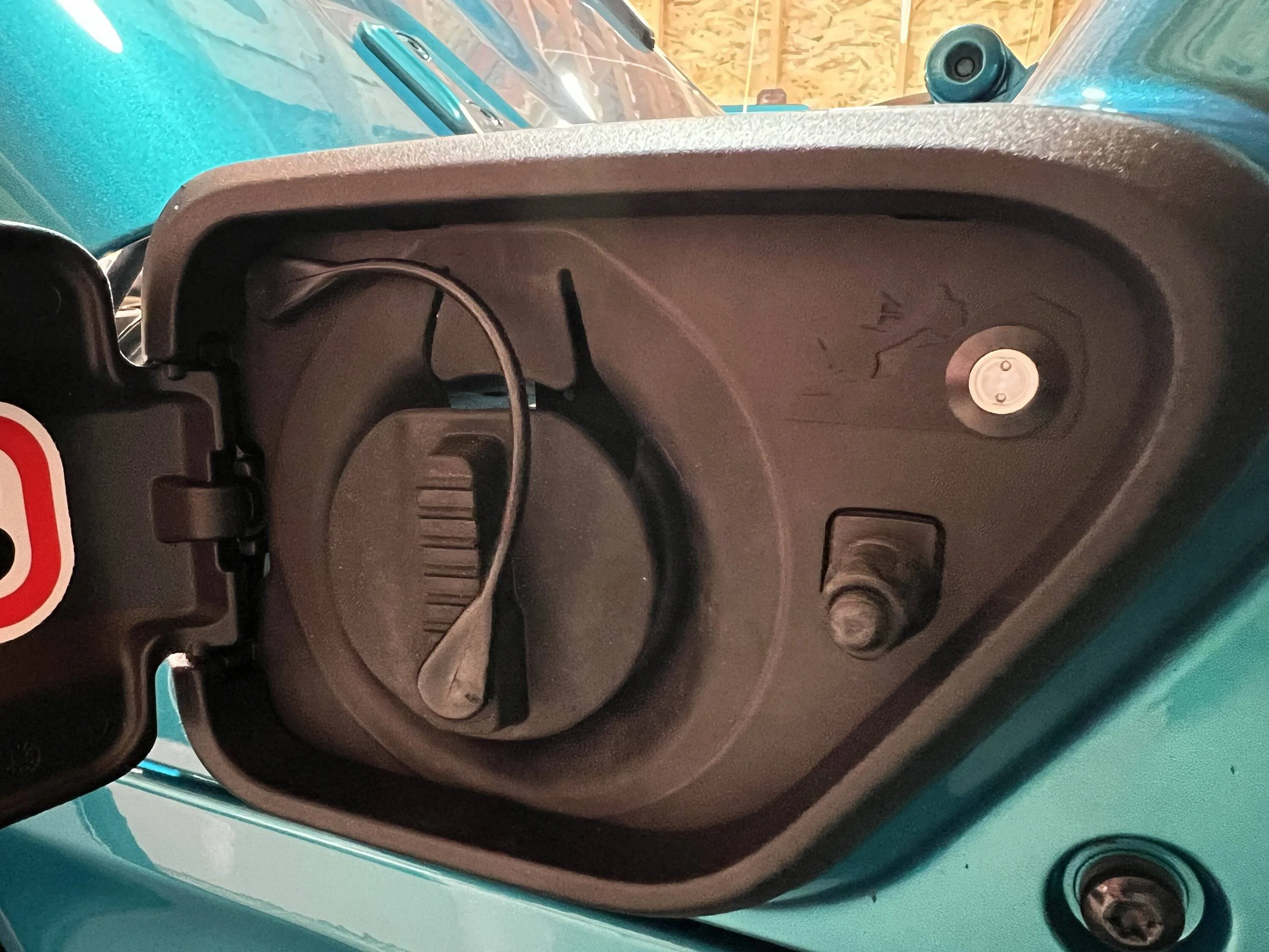 Jeep Wrangler JL 4xe charge port repurposed for ARB air compressor chuck 7FFD8B8B-E8BC-4C6F-93A7-47F0DED930E1