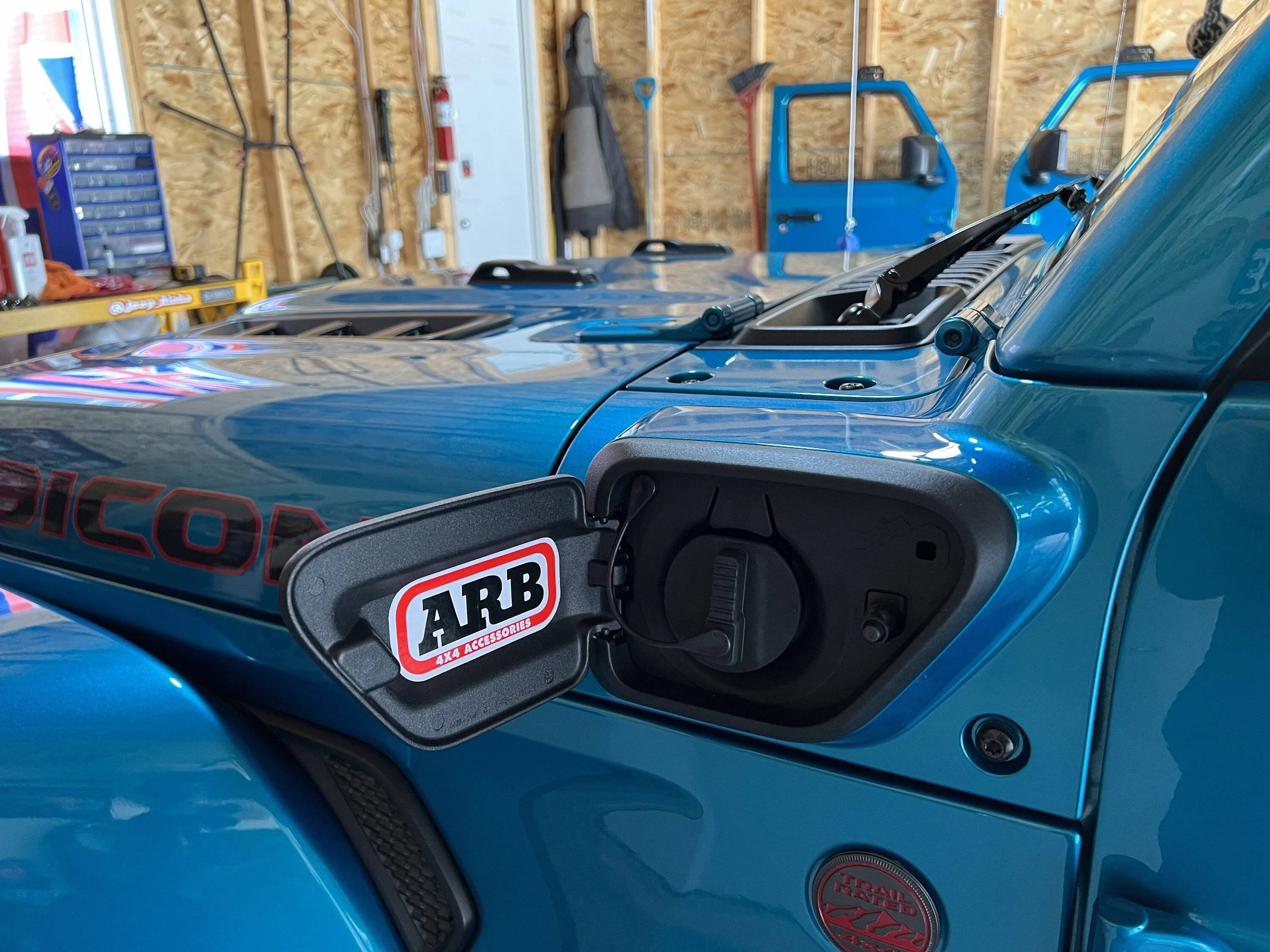 Jeep Wrangler JL 4xe charge port repurposed for ARB air compressor chuck E3E70489-62AD-44D9-9EDF-17AE185B7DA8