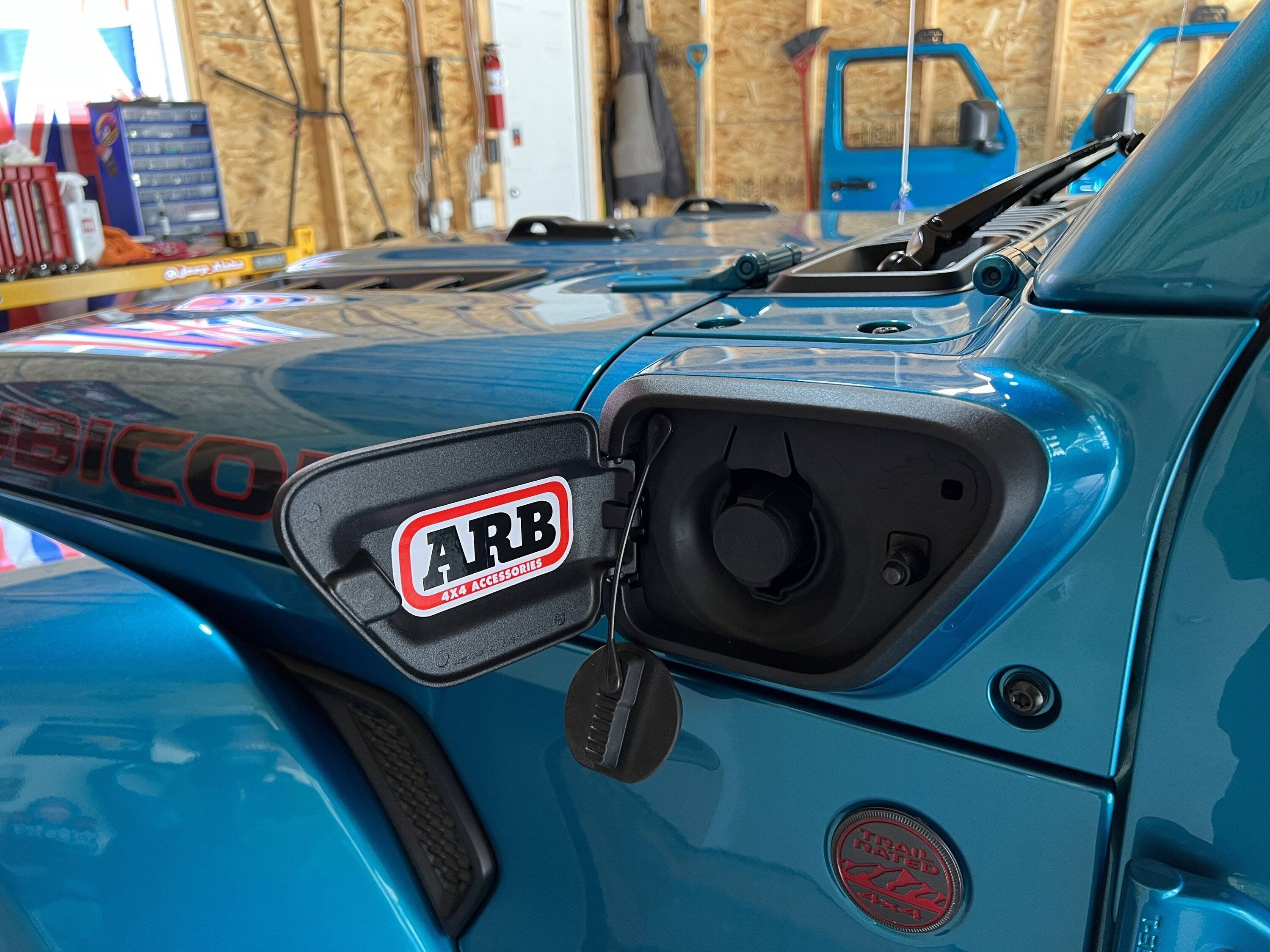 Jeep Wrangler JL 4xe charge port repurposed for ARB air compressor chuck E1928304-3CBD-418D-A929-651F682F8B40