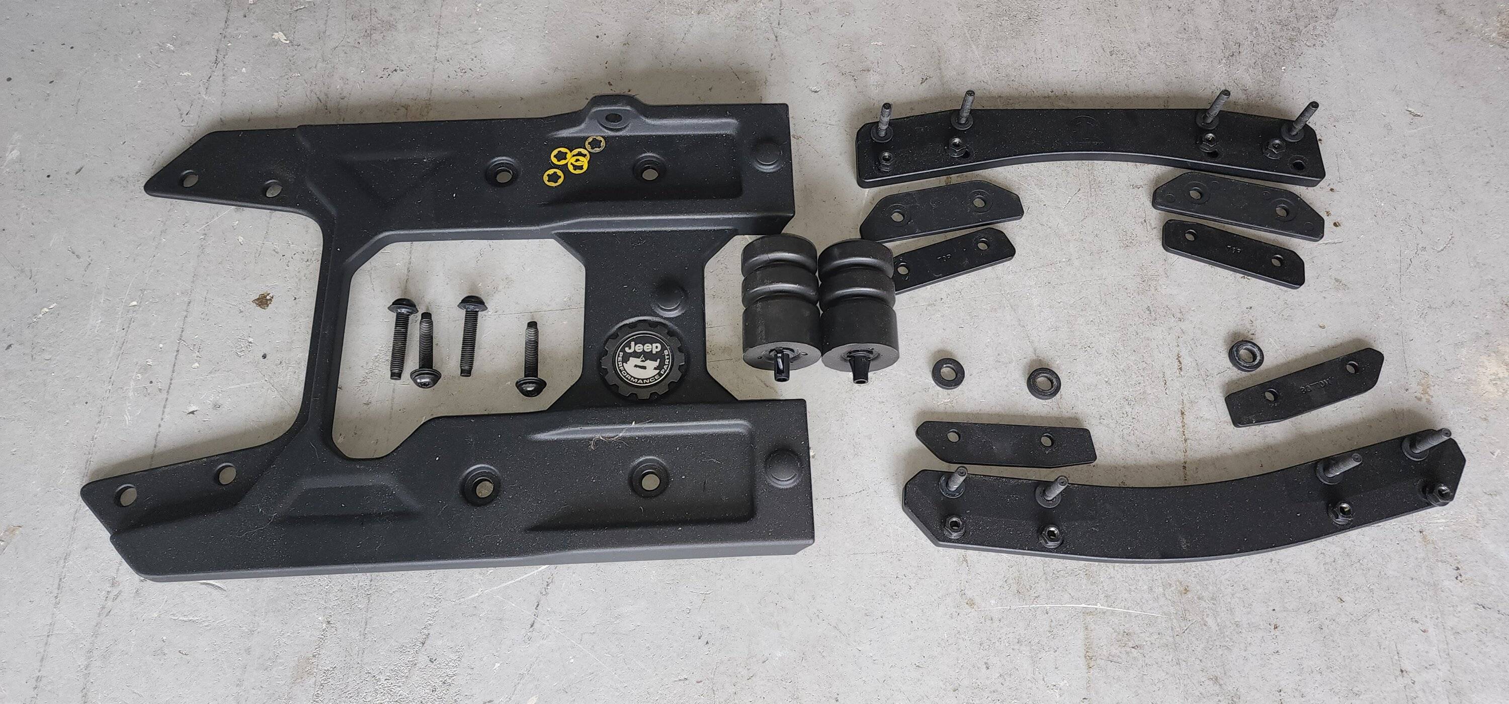 Jeep Wrangler JL Mopar hinge reinforcement and spare tire relocation kit 20220515_155408
