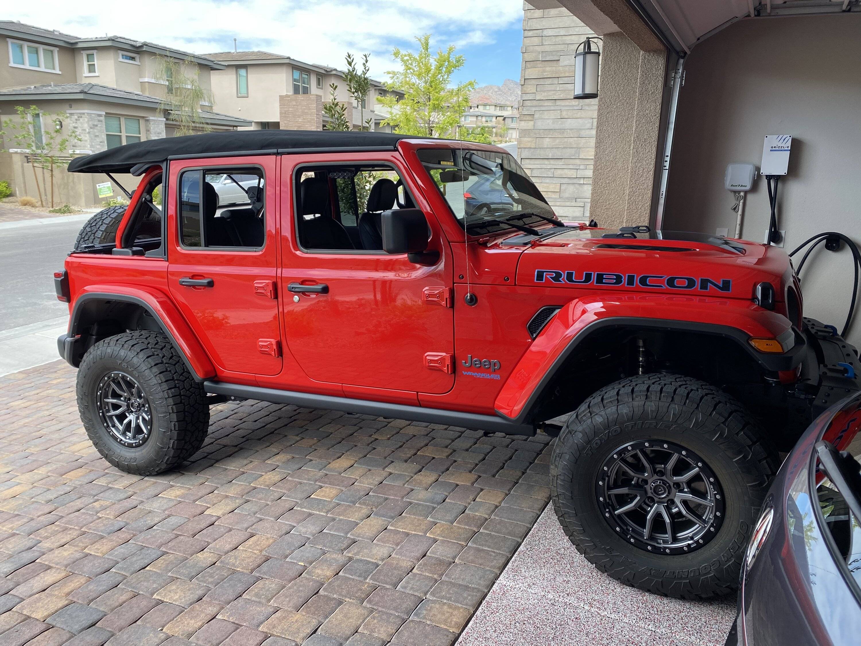 Jeep Wrangler JL Red 4xe w/blue badging? 62409DE8-91D1-447E-8A0C-84CB9ED0FCFD