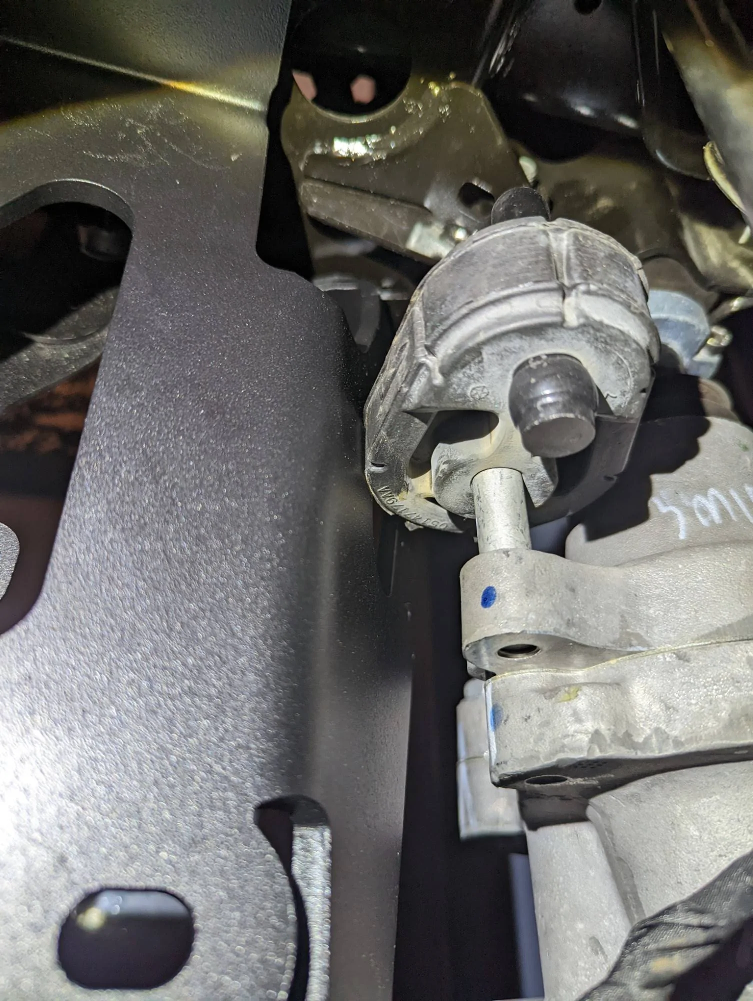 Jeep Wrangler JL Winch Woes Winch-plate-sway-bar-contact