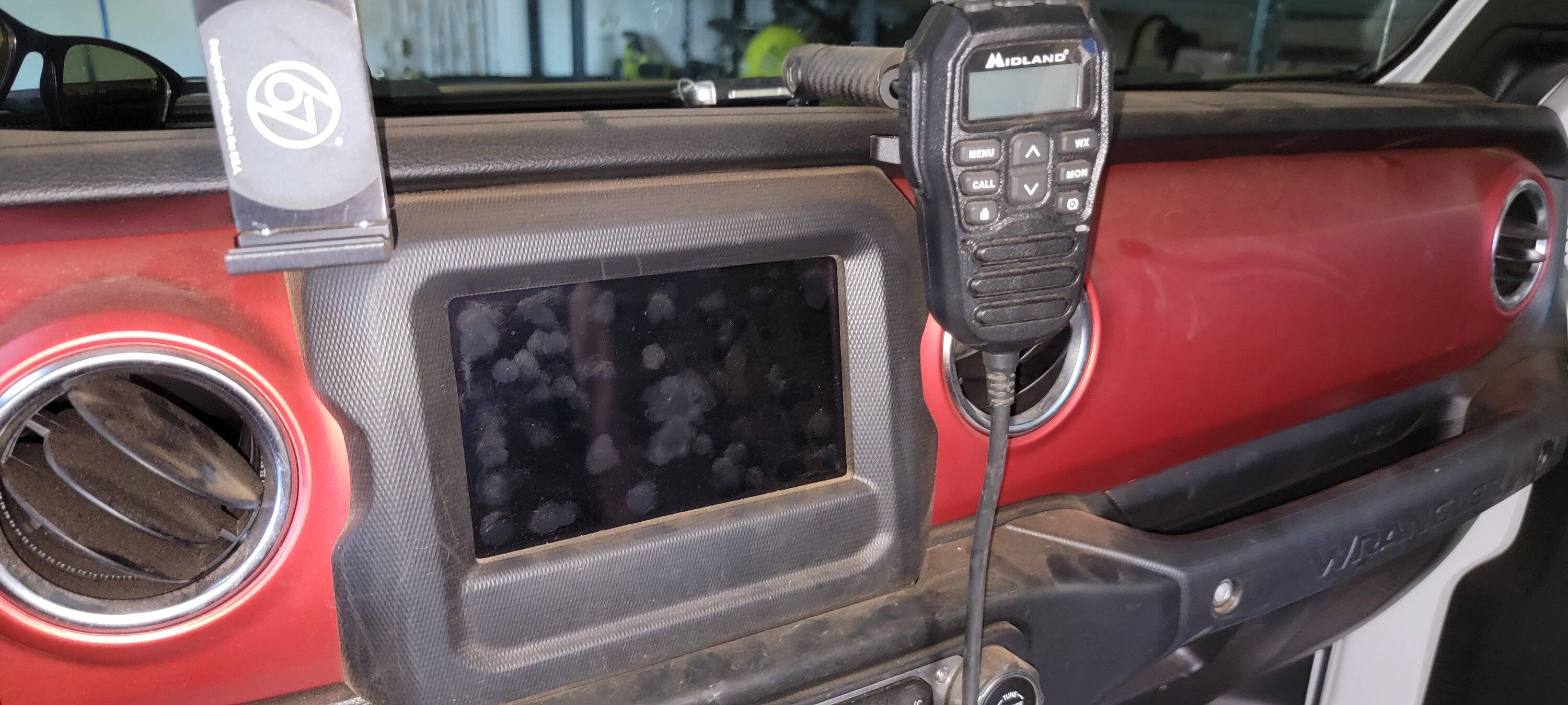 Jeep Wrangler JL Comparing GMRS radios 2022-06-29 17.18.04