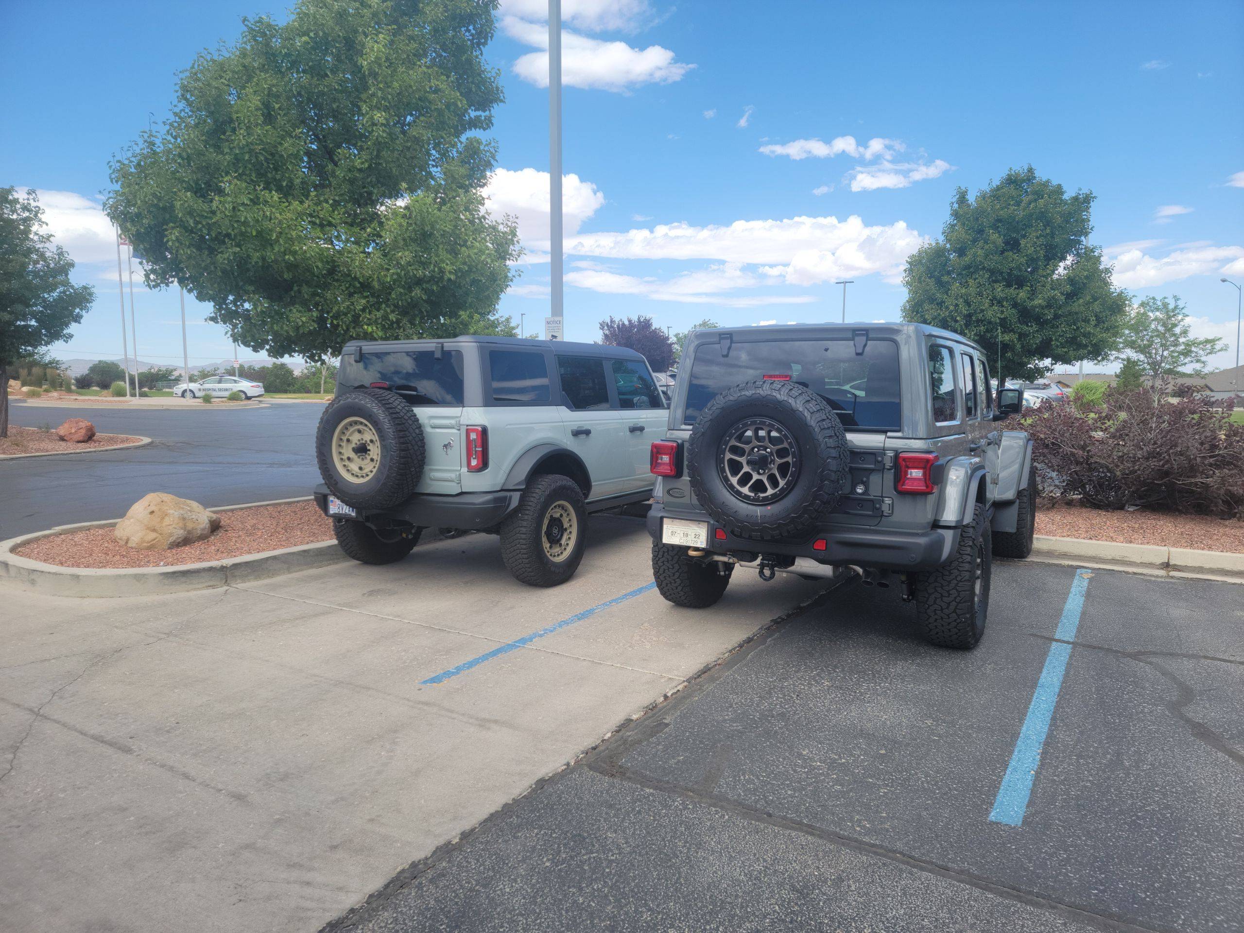 Jeep Wrangler JL Bronco owners getting cheeky Bronco&392-1
