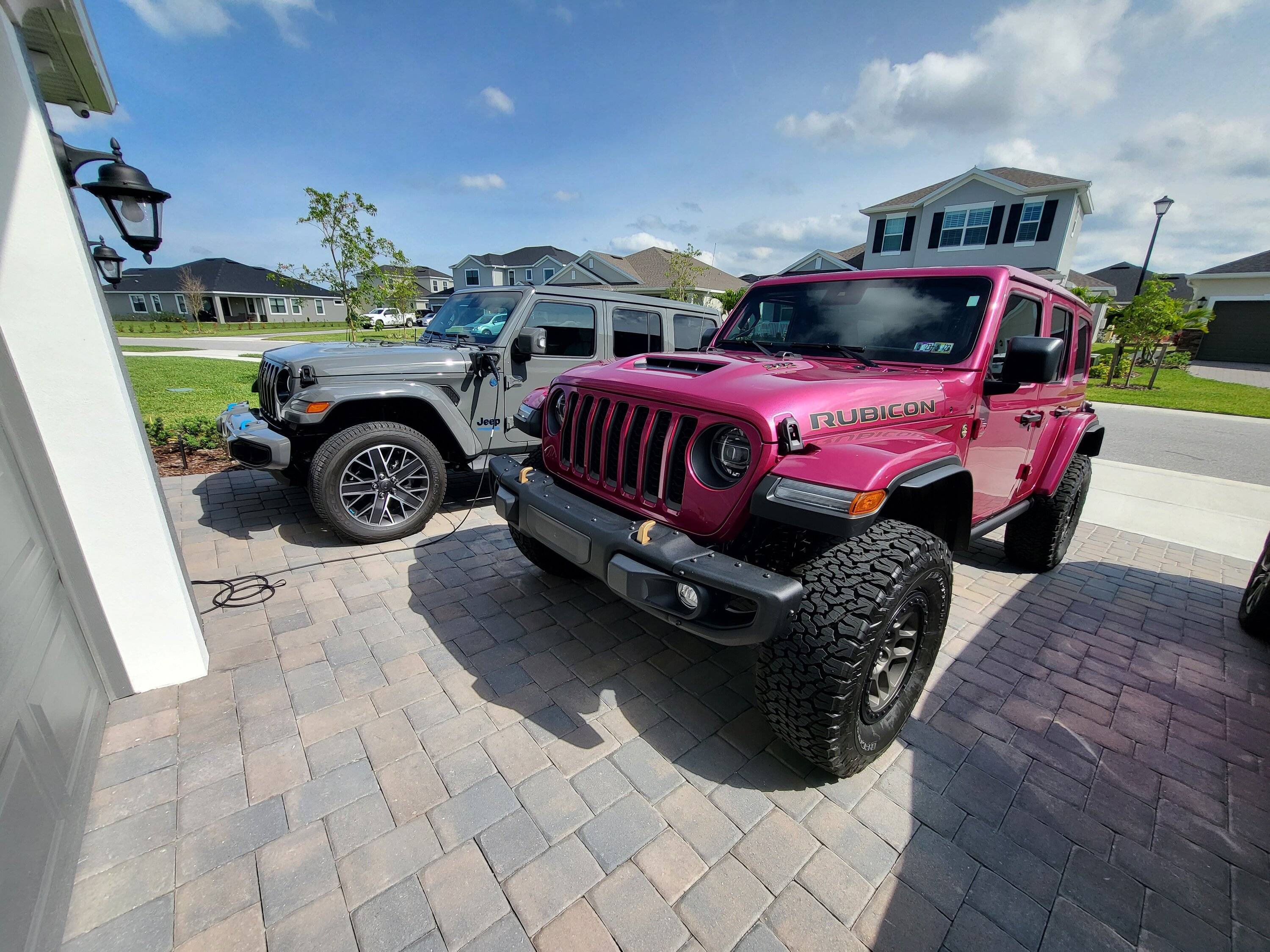 Jeep Wrangler JL 4xe vs 392 drag race 20220403_155339