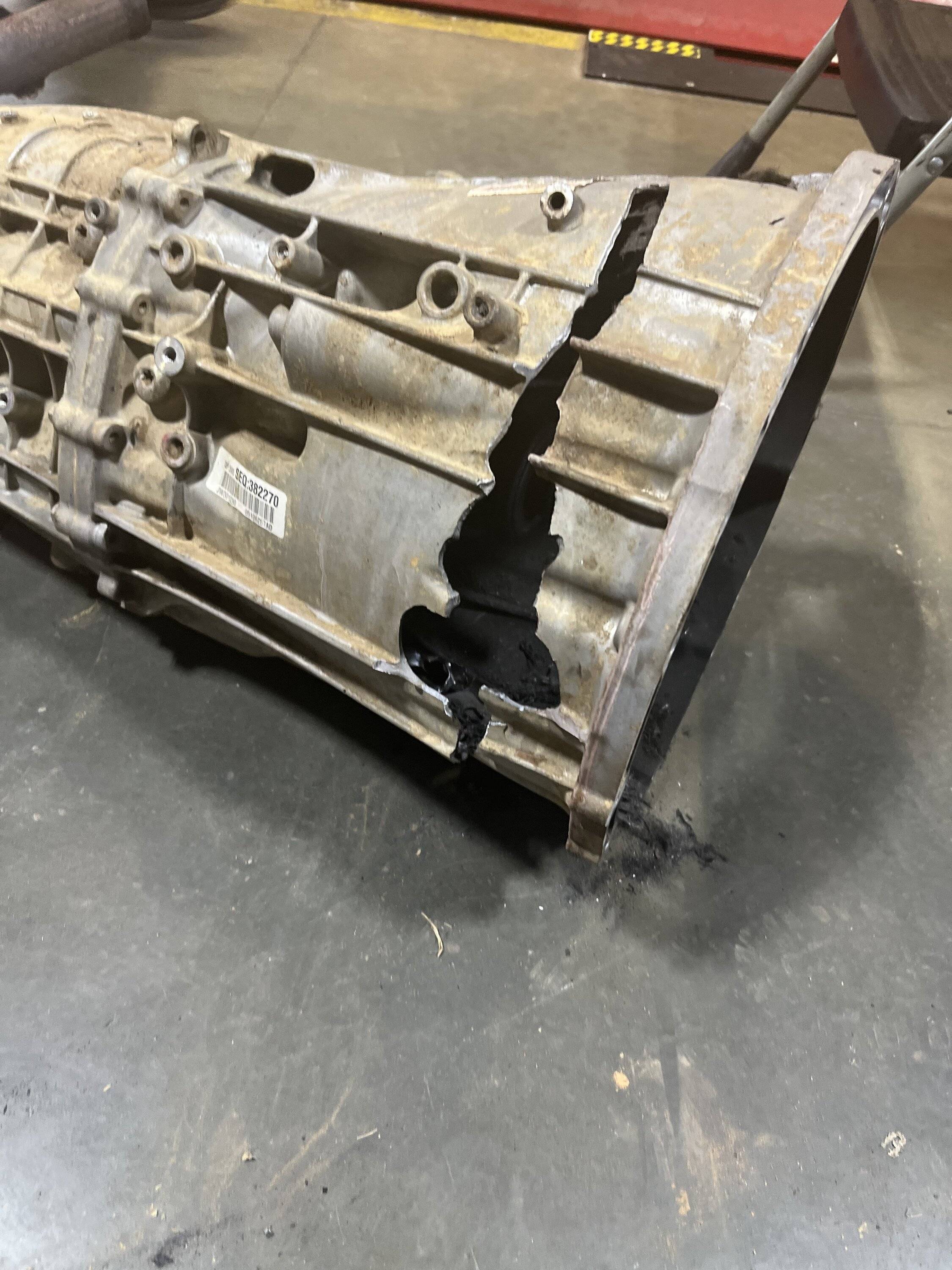 Jeep Wrangler JL Clutch plate explosion 1879852A-A190-470B-A732-FD513008F760