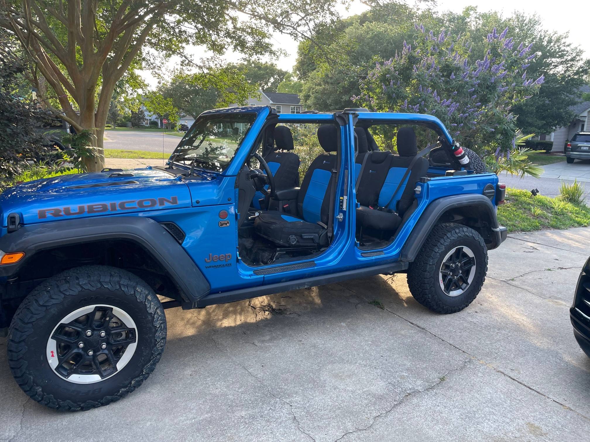 Jeep Wrangler JL Hydro blue color change?? Jeep_Nodoors