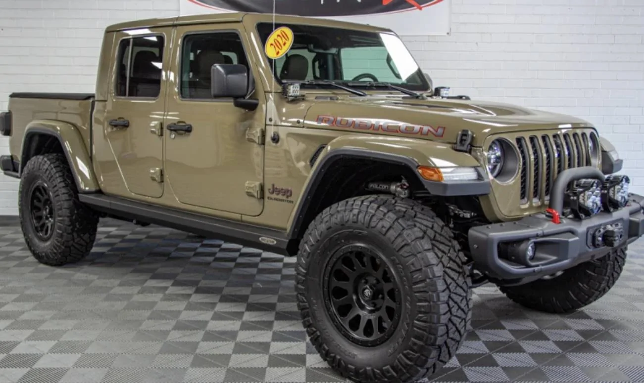 Jeep Wrangler JL Wrangler vs Gladiator? DDA4AFCF-1C72-415E-B1C4-790FF6D9BFEA
