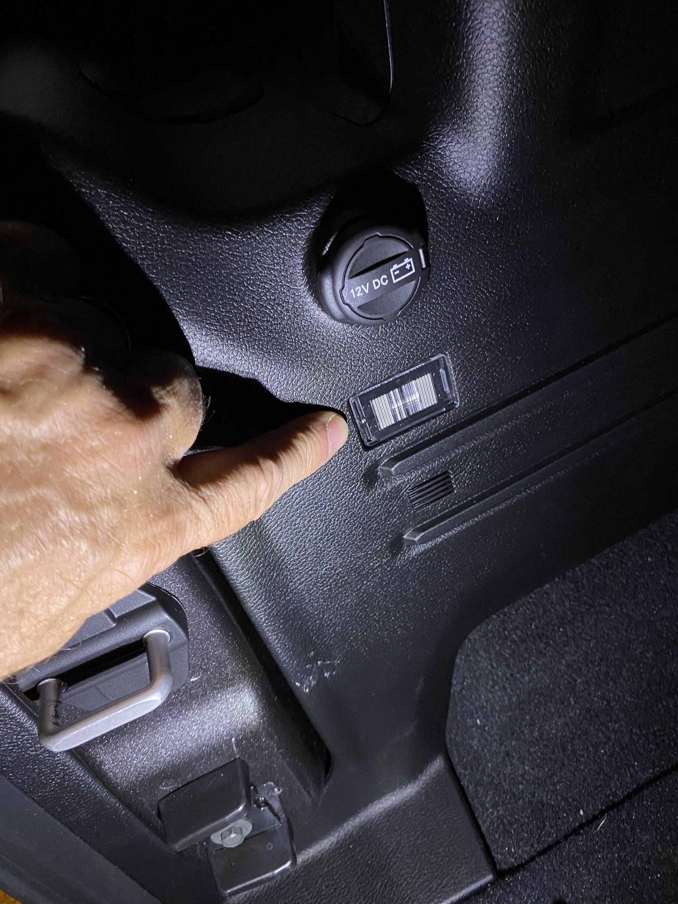 Jeep Wrangler JL Cargo area light? 3E1D19C8-97BA-4541-AC6F-5AB20AD9E5F4
