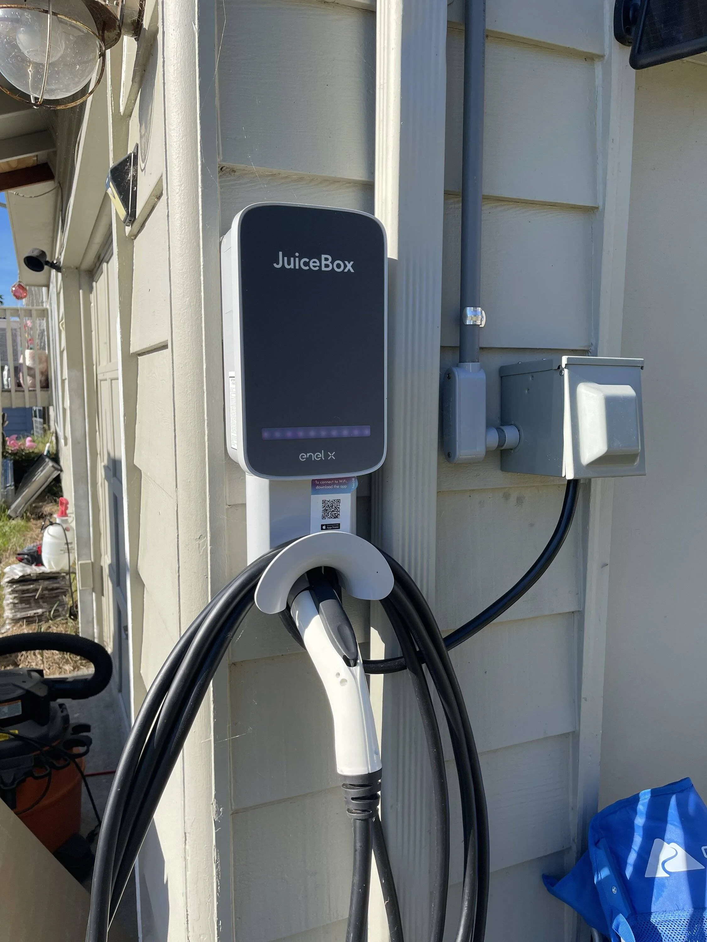 Jeep Wrangler JL Juice box charger 80C95AB4-AADC-4027-A1FB-7183FB148854