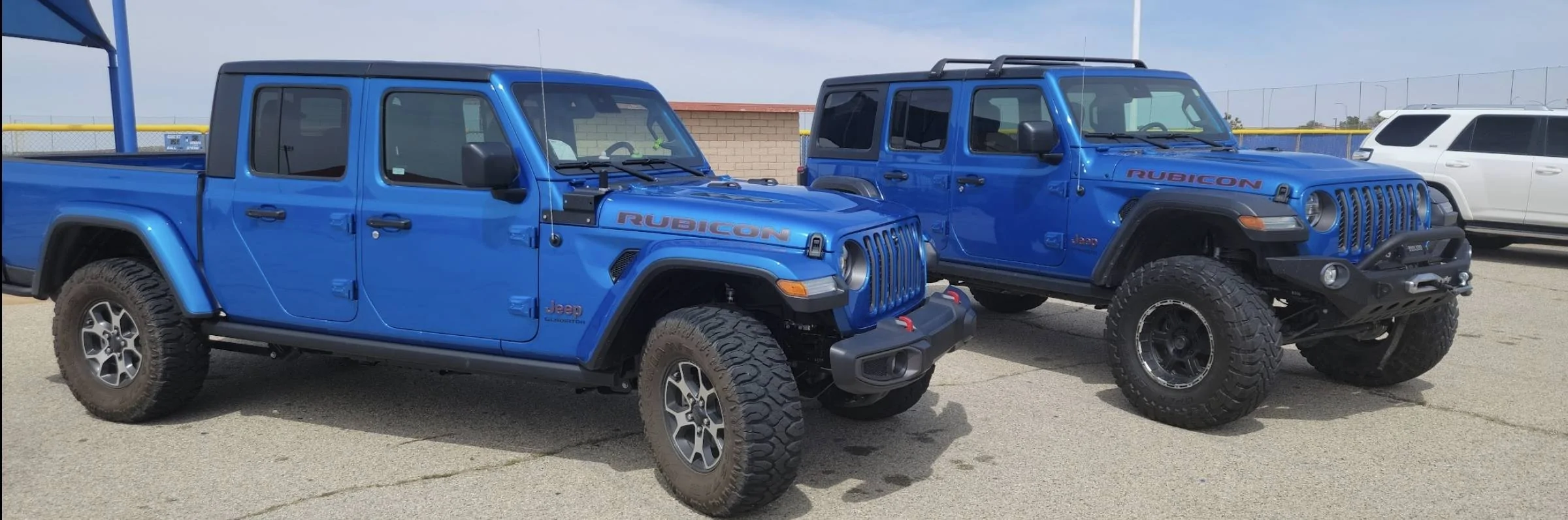 Jeep Wrangler JL Wrangler vs Gladiator? Screenshot_20220606-144514_Photos