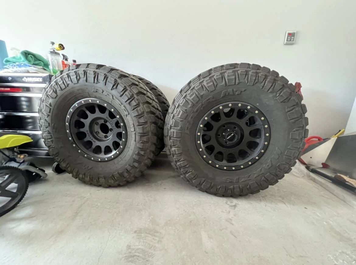 Jeep Wrangler JL 4 Maxxis Rzr MT with 4 Black Method Wheels 960F5B35-0CAB-4B3E-81F9-93AABB739DB4_1_201_a