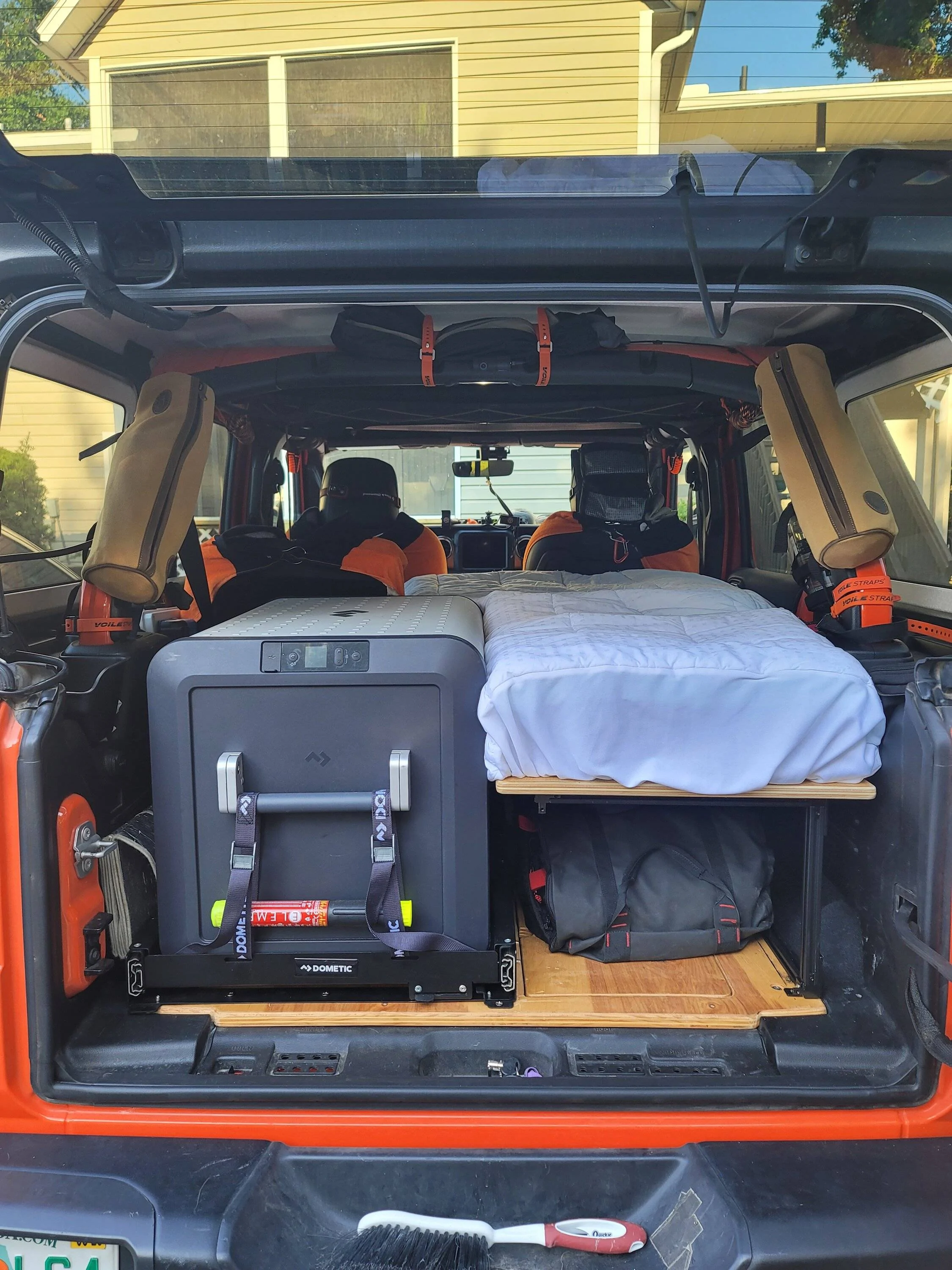 Jeep Wrangler JL Sleeping in Jeep with fridge 20220516_182859