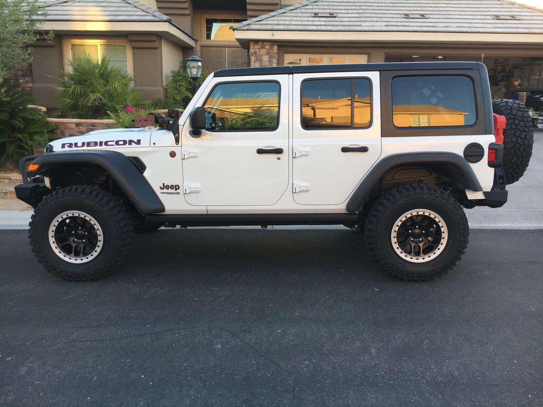 Jeep Wrangler JL Debating between tires ima