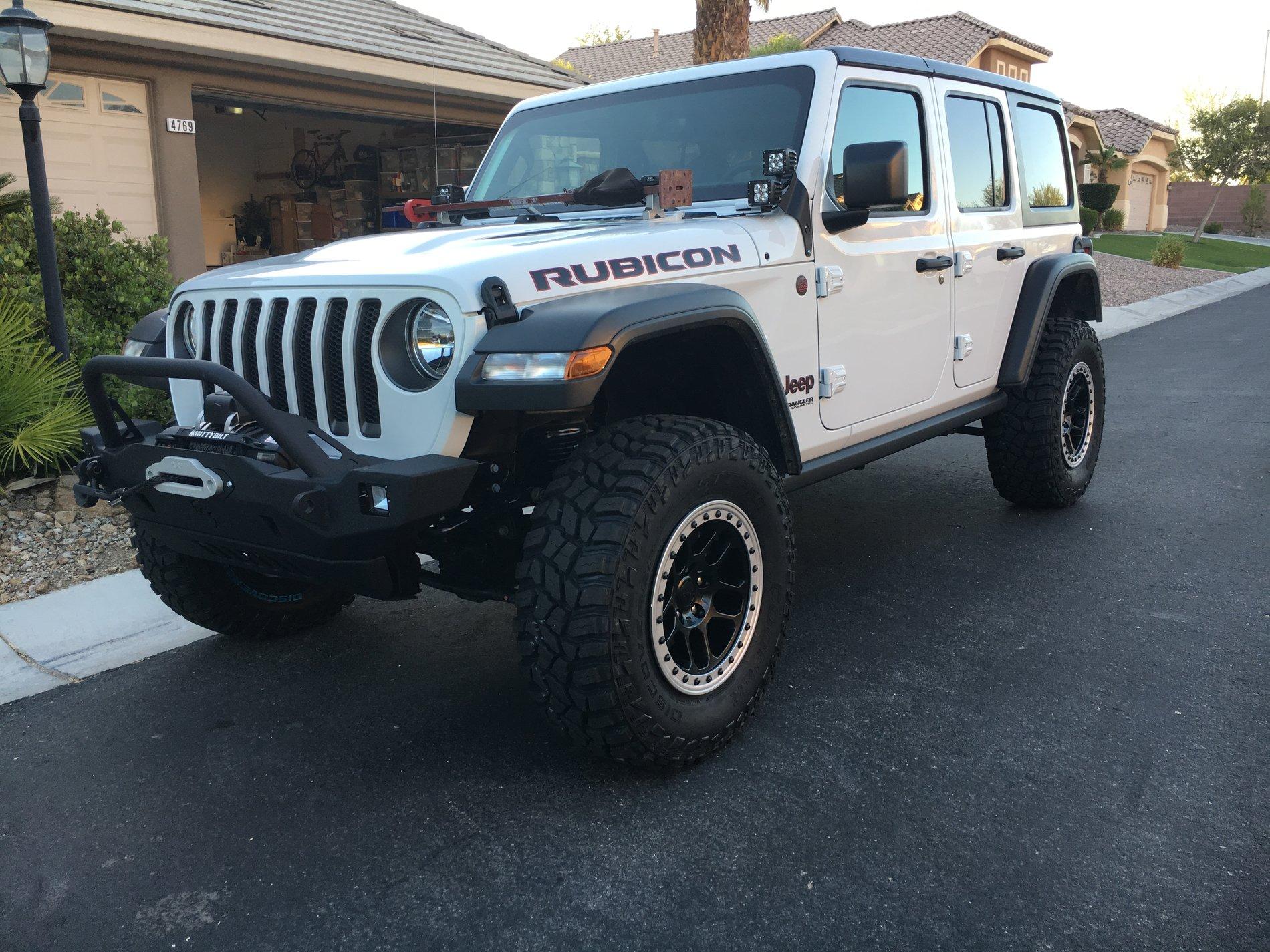 Jeep Wrangler JL Debating between tires ima