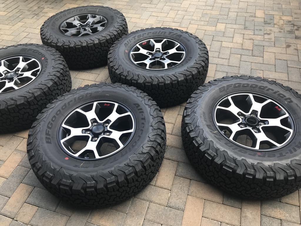 Jeep Wrangler JL 5 rubicon wheels/tires with tpms- 125miles 80B0F0BE-3EB2-4178-9627-DB49743E445C_zpstdtum8y3