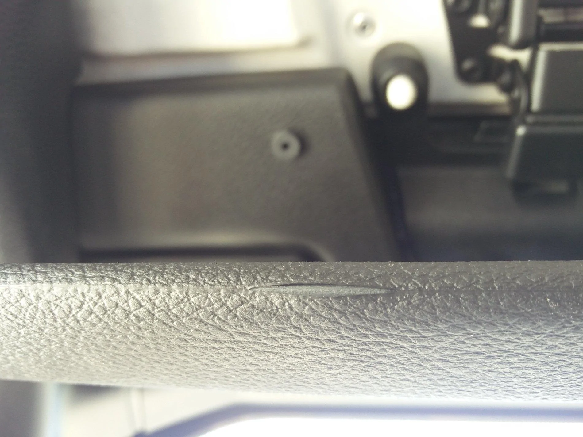 Jeep Wrangler JL dealer damaged sun visor IMG_20180707_151827