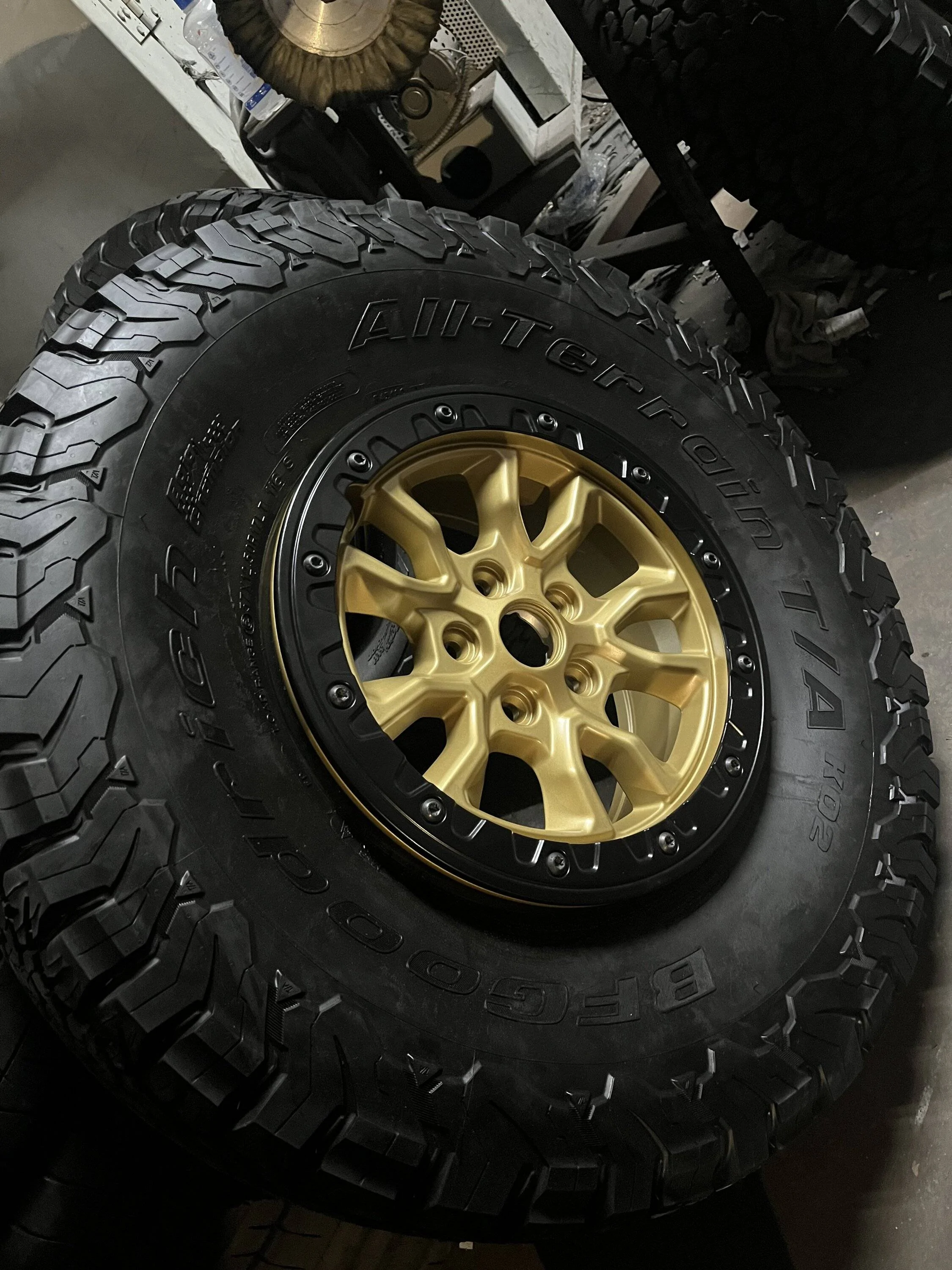 Jeep Wrangler JL BFG KO2 37" C Load with Custom 392 Wheels image_67211009
