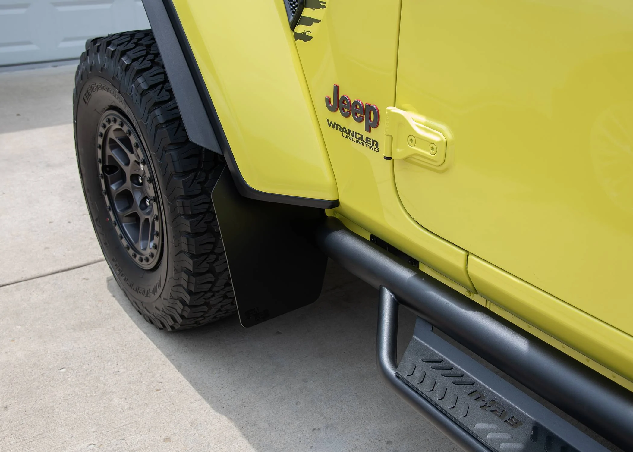 Jeep Wrangler JL Weathertech Mudflaps on Xtreme Recon DLB_3948