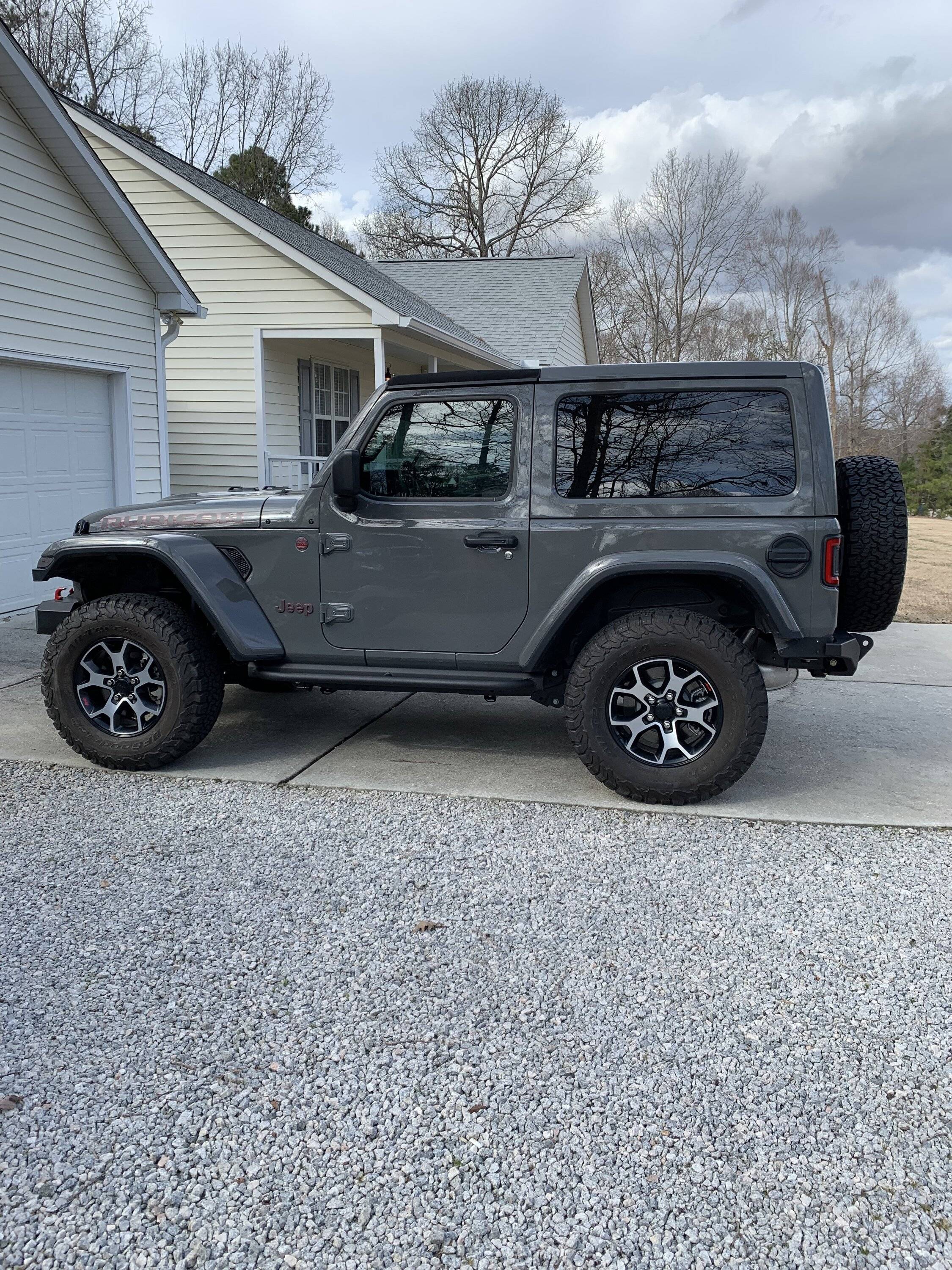 Jeep Wrangler JL Rubicon wheels AE14442C-57C7-4EE0-9B16-AE941EFF7F58