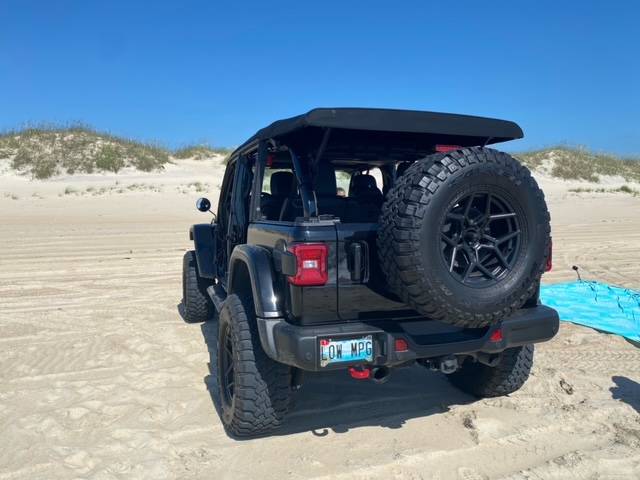 Jeep Wrangler JL Down in the Outer Banks in NC image4