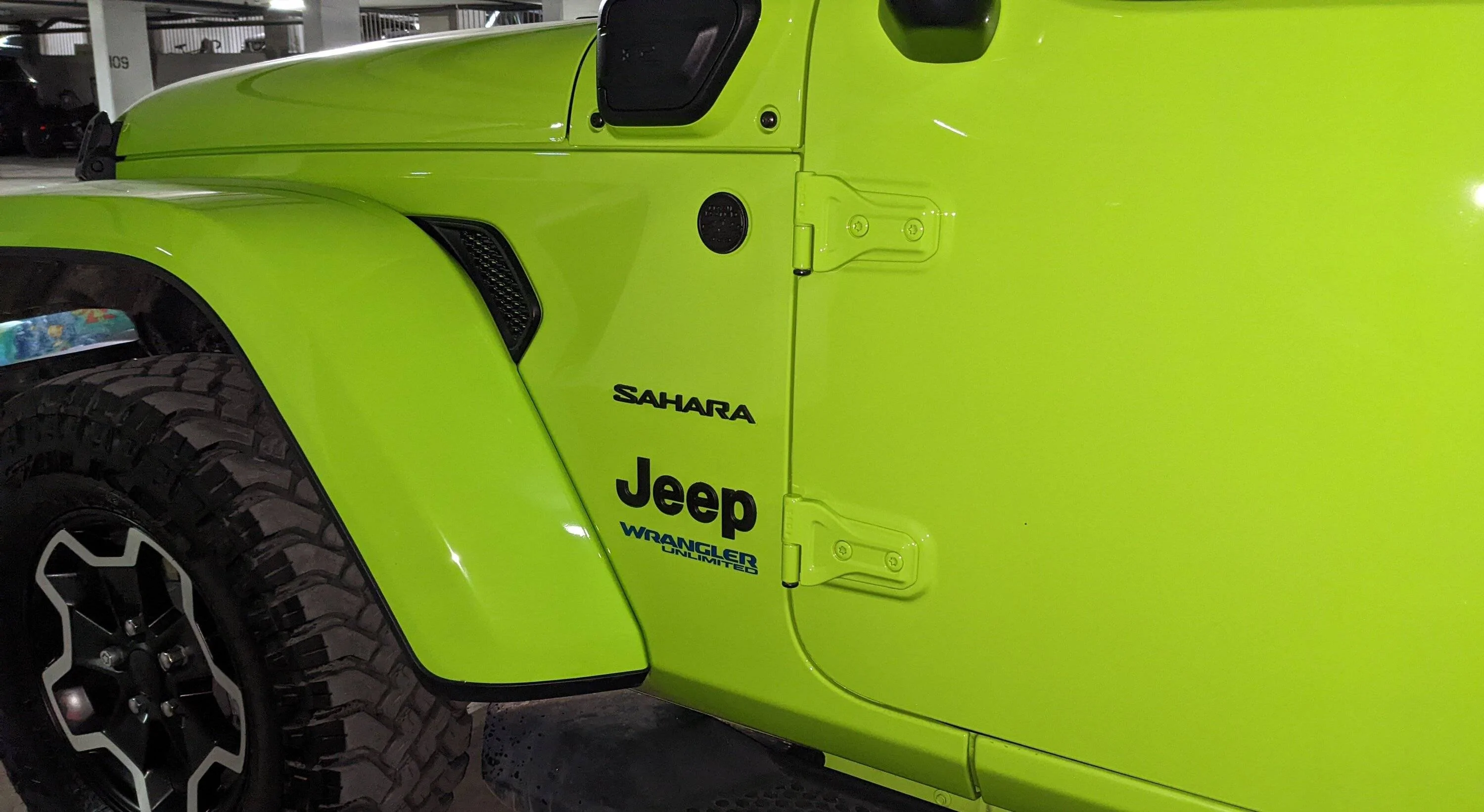 Jeep Wrangler JL Red 4xe w/blue badging? PXL_20220512_014145887~2