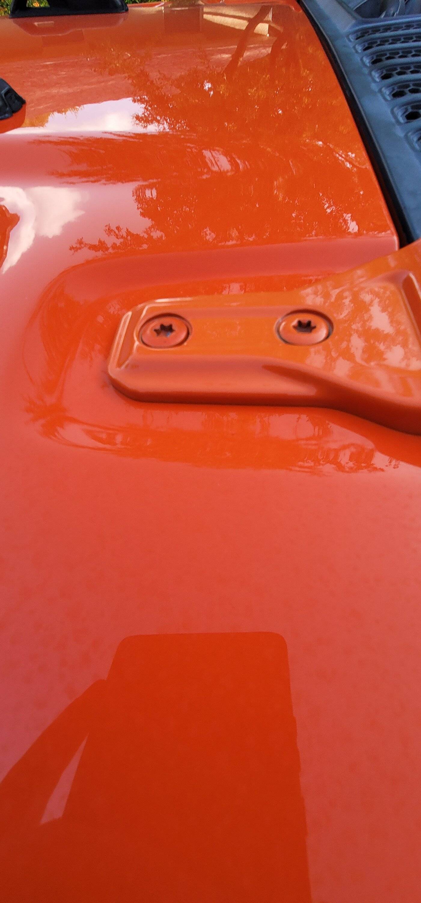 Jeep Wrangler JL Bubbles in Paint at Door Hinges 20220720_185101